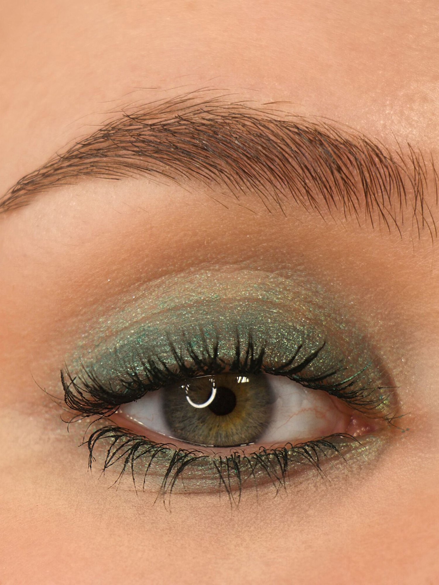 Makeup Revolution Mousse Shadow Emerald Green - 4 gm