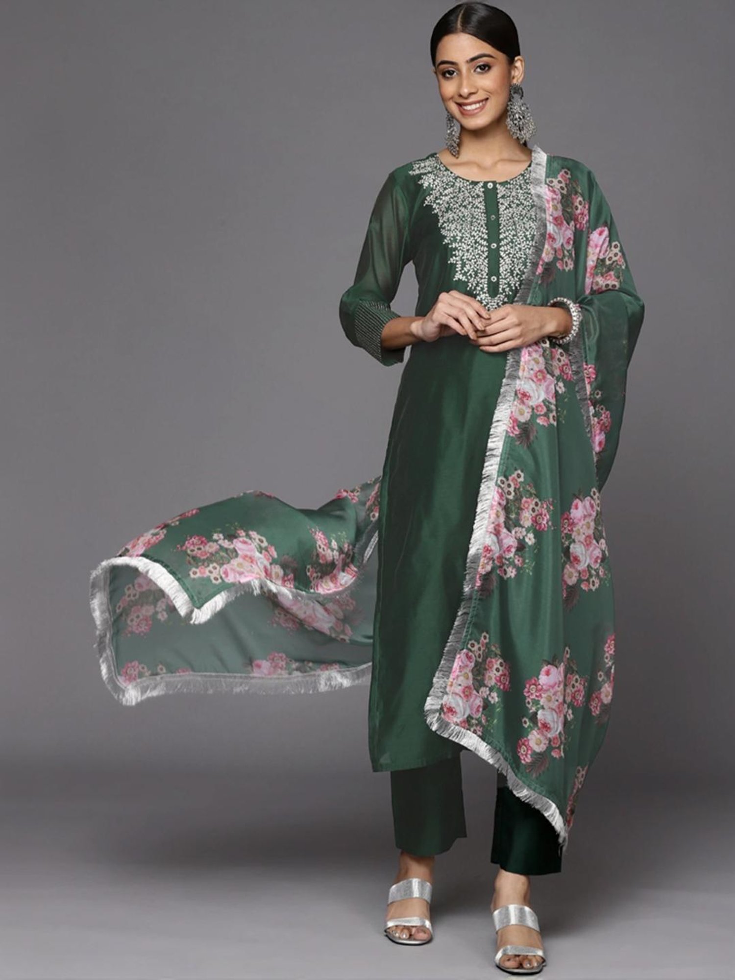 Varanga Green Embroidered Kurta Pant Set With Dupatta