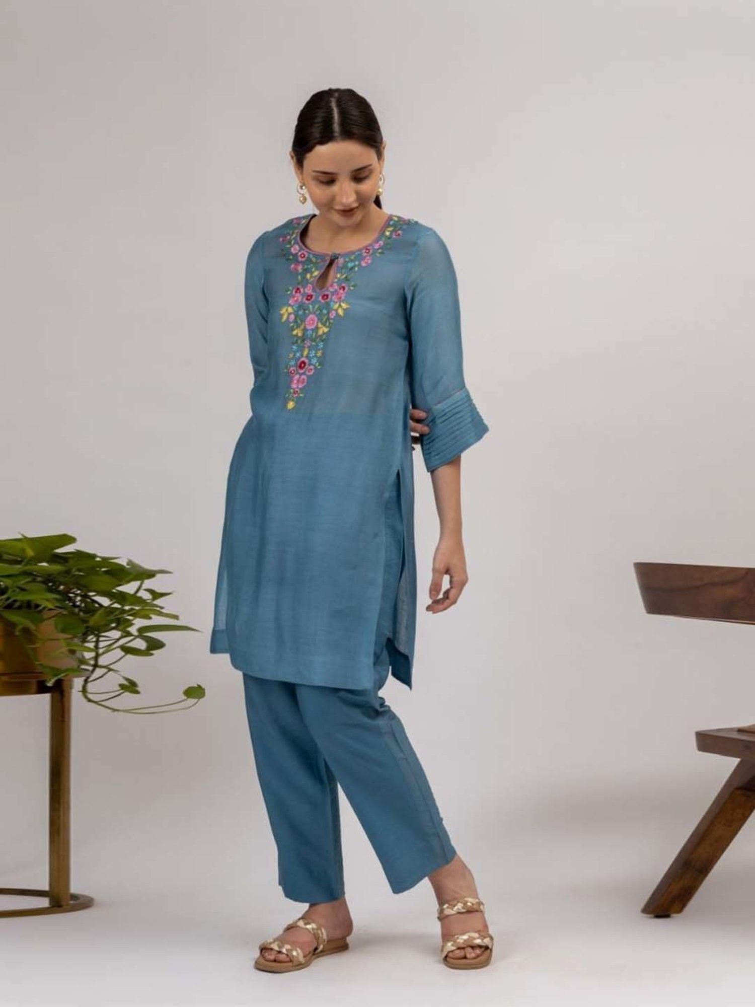 Mushio Blue & Grey Floral Hand Woven Maheshwari Silk Kurta With Slip With Cotton Silk Pants