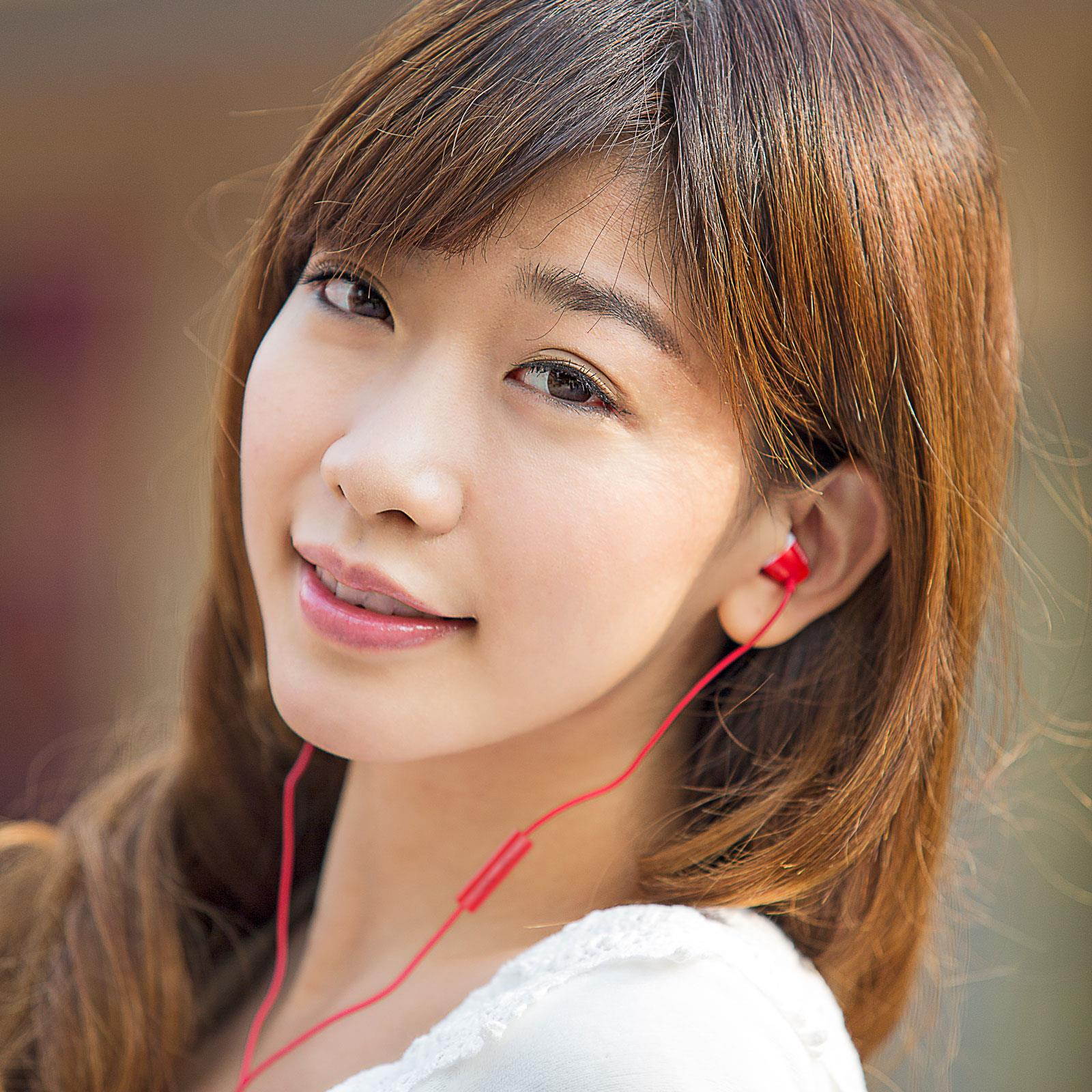 Edifier P210 In-Ear Headphones with Mic For Mobile Headset - Red