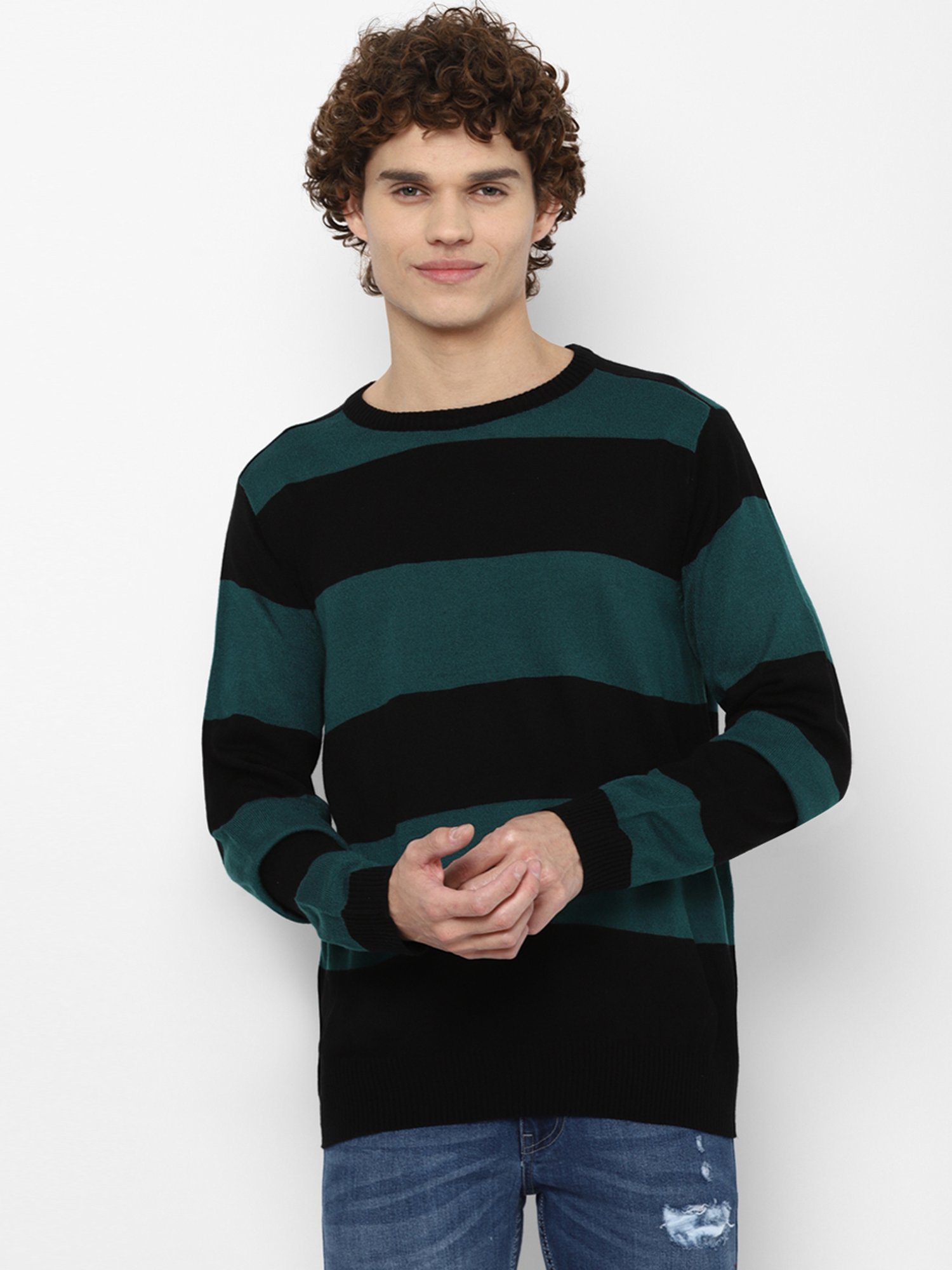 Forever 21 Black  Regular Fit Colour Block Sweaters