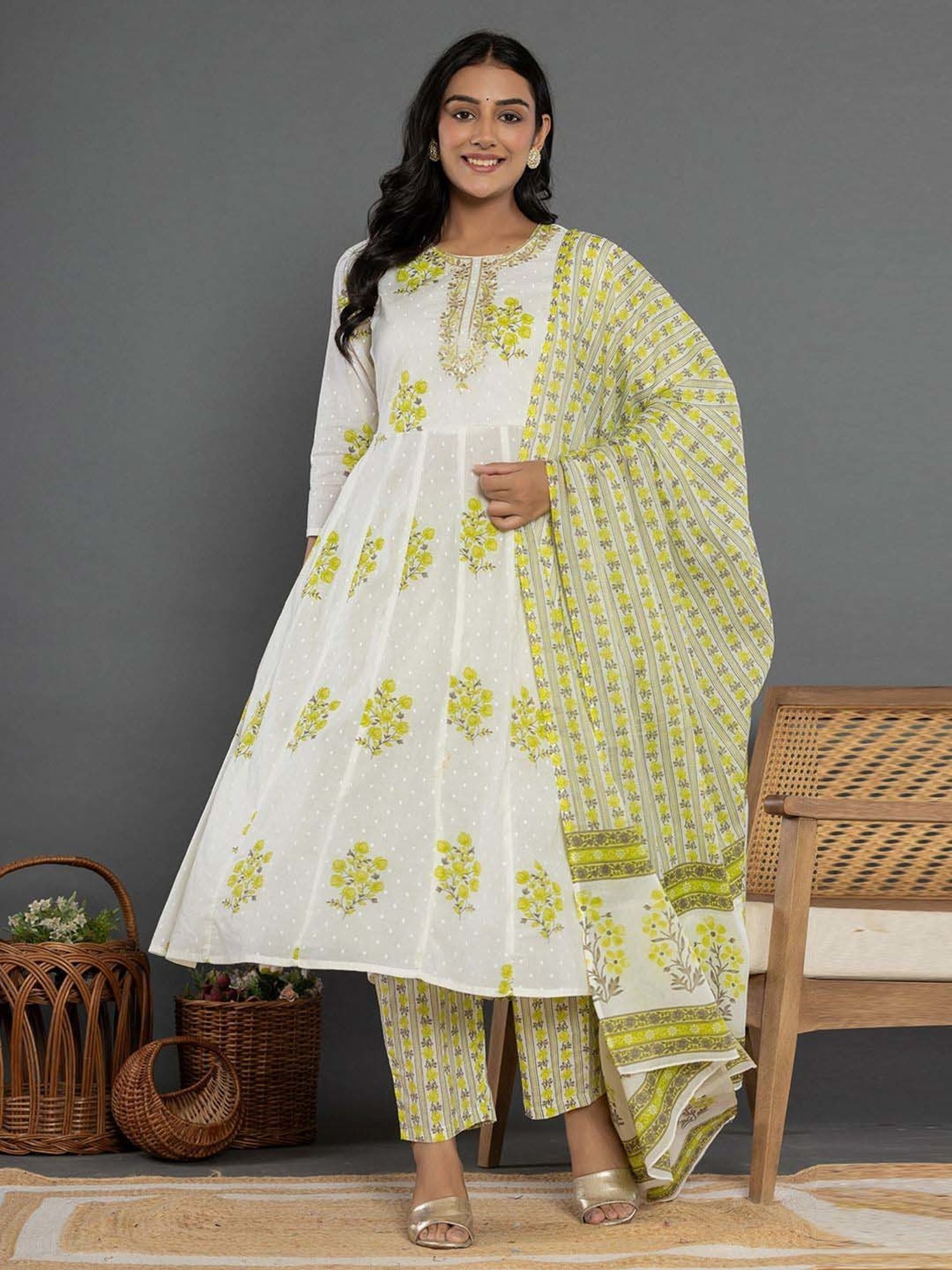 Yufta Green & White Cotton Printed Kurta Pant Set With Dupatta