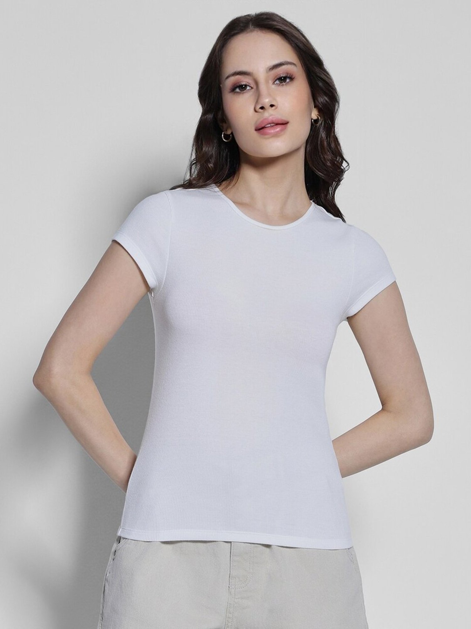 American Eagle Outfitters White Slim Fit T-Shirt