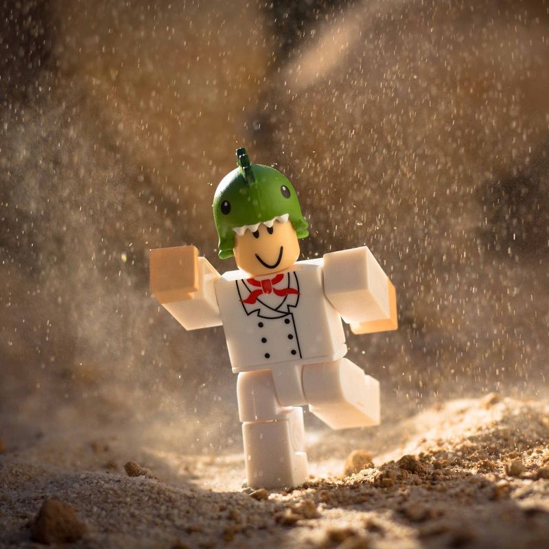 Roblox Action Collection: From the Vault - 20 Figure Pack (Includes Exclusive Virtual Item)