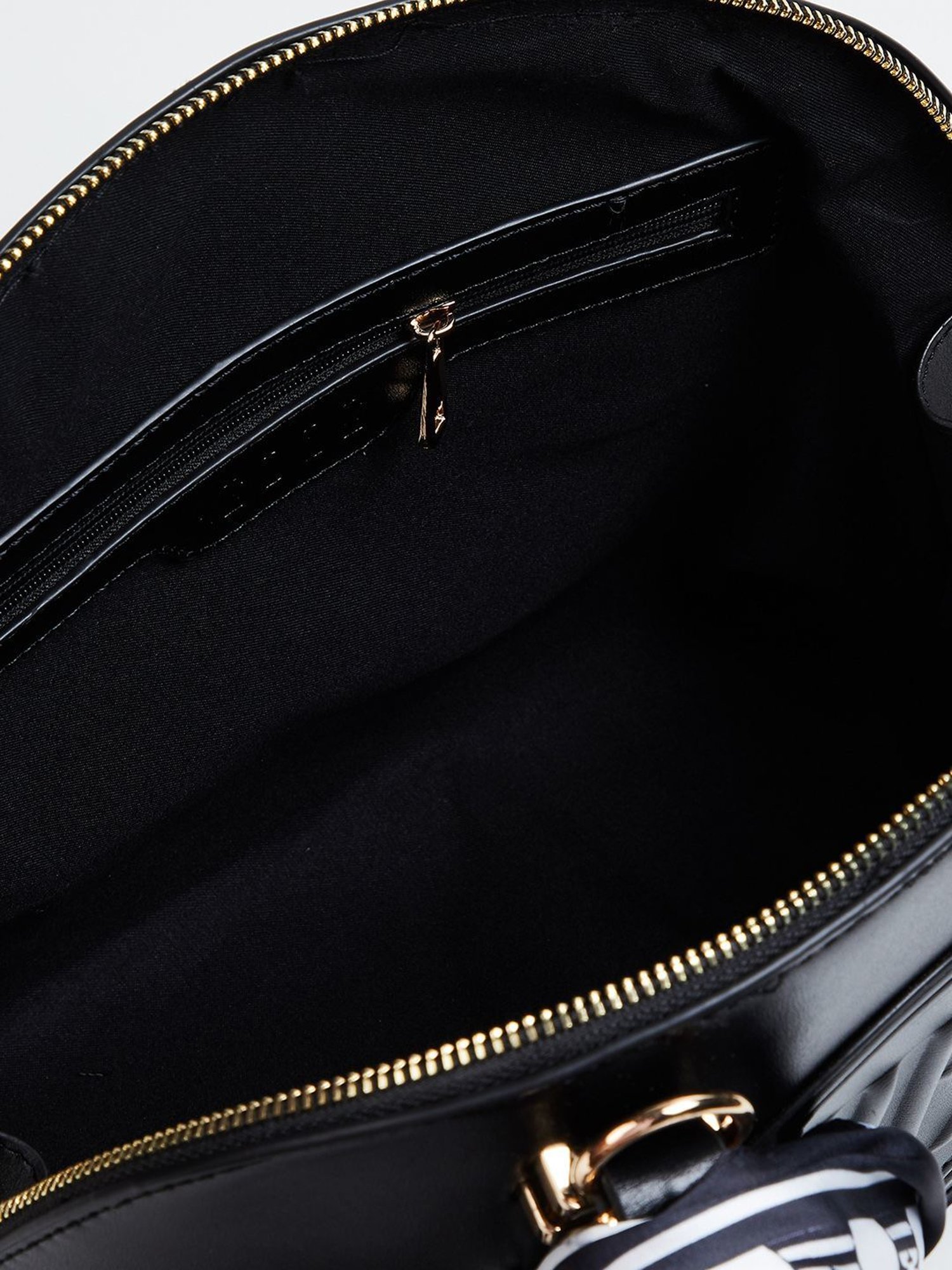 Elle Black Textured Handbag