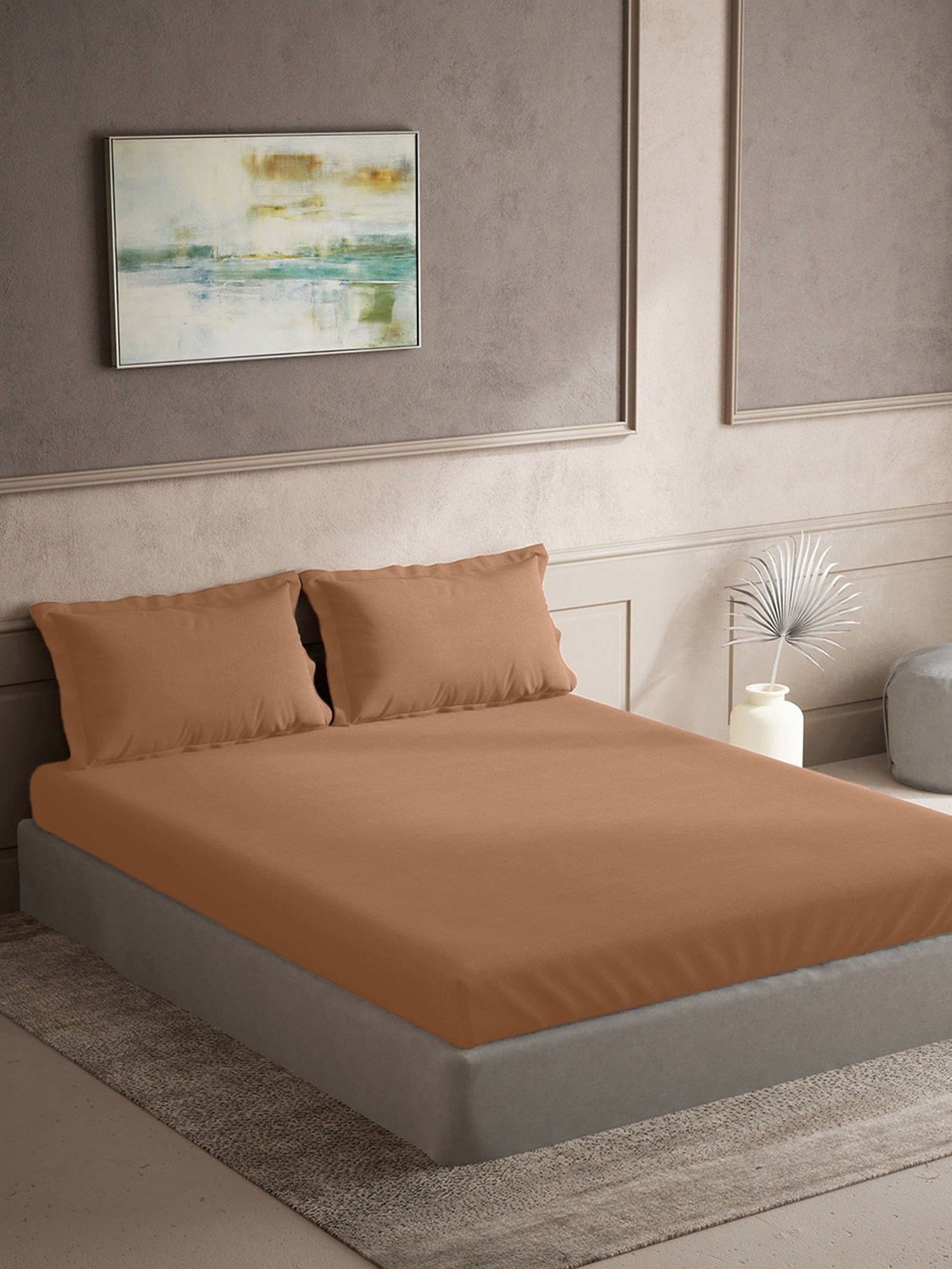 TARA Sparkling Homes Apricot Beige 300 TC Cotton King Bedsheet With 2 Pillow Covers