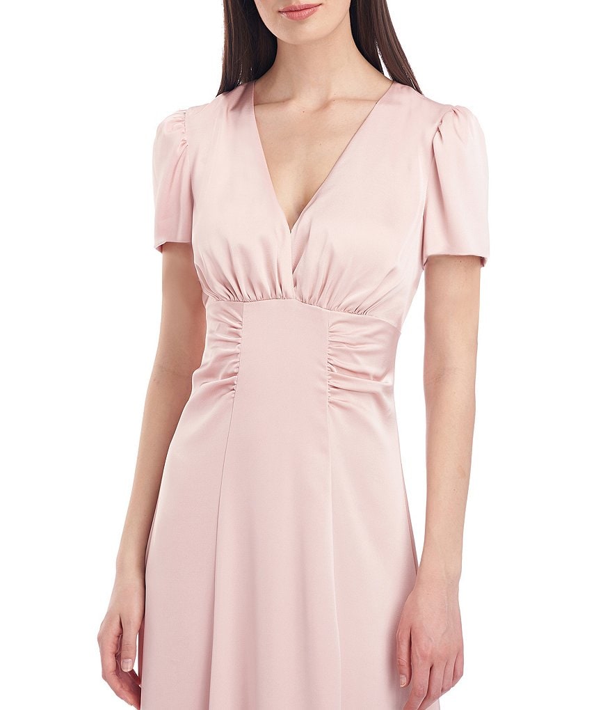 Kay Unger Quinn V-Neck Short Sleeve Side Ruched Charmeuse Gown