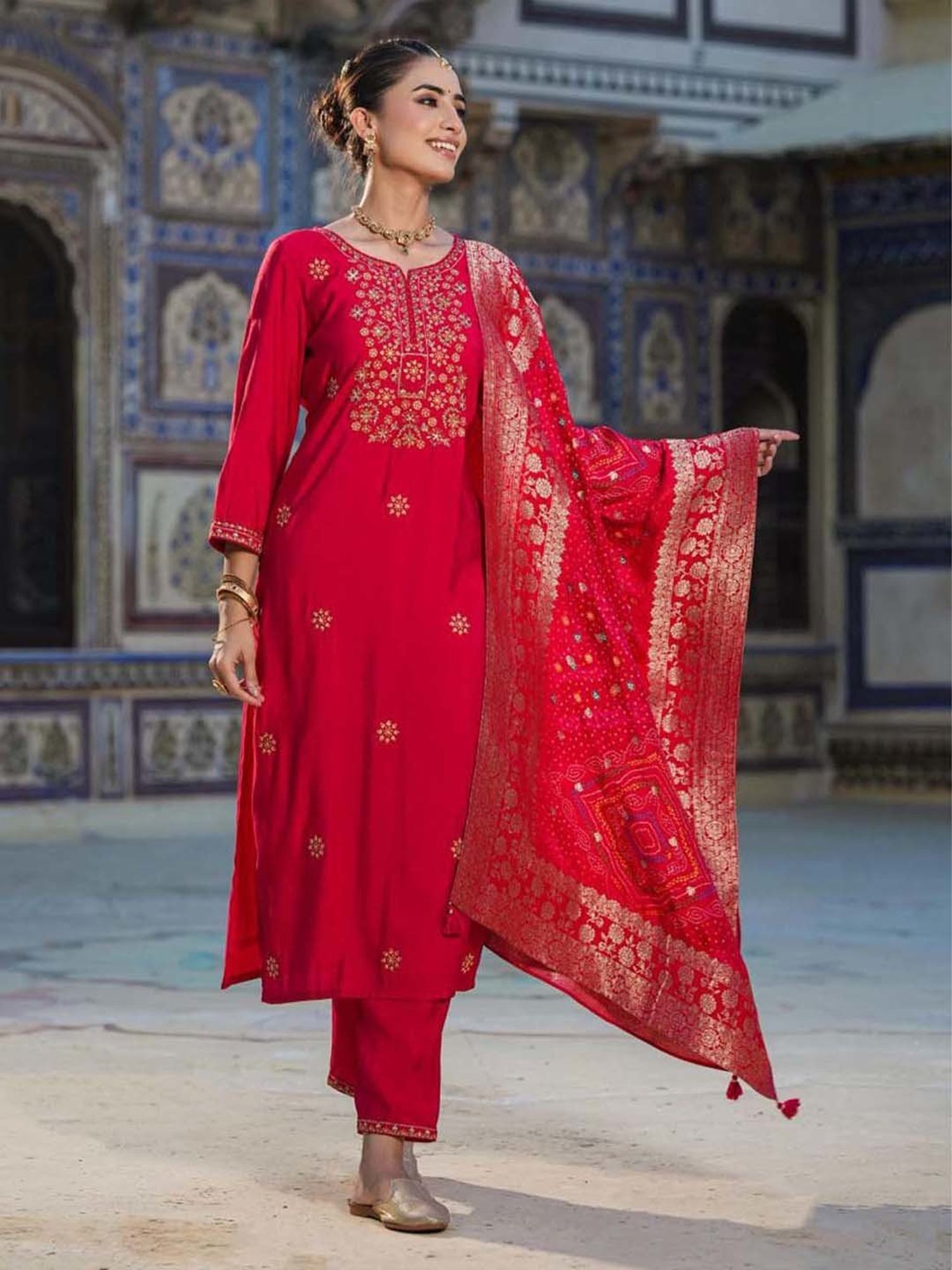 SCAKHI Pink Embroidered Kurta Pant Set With Dupatta