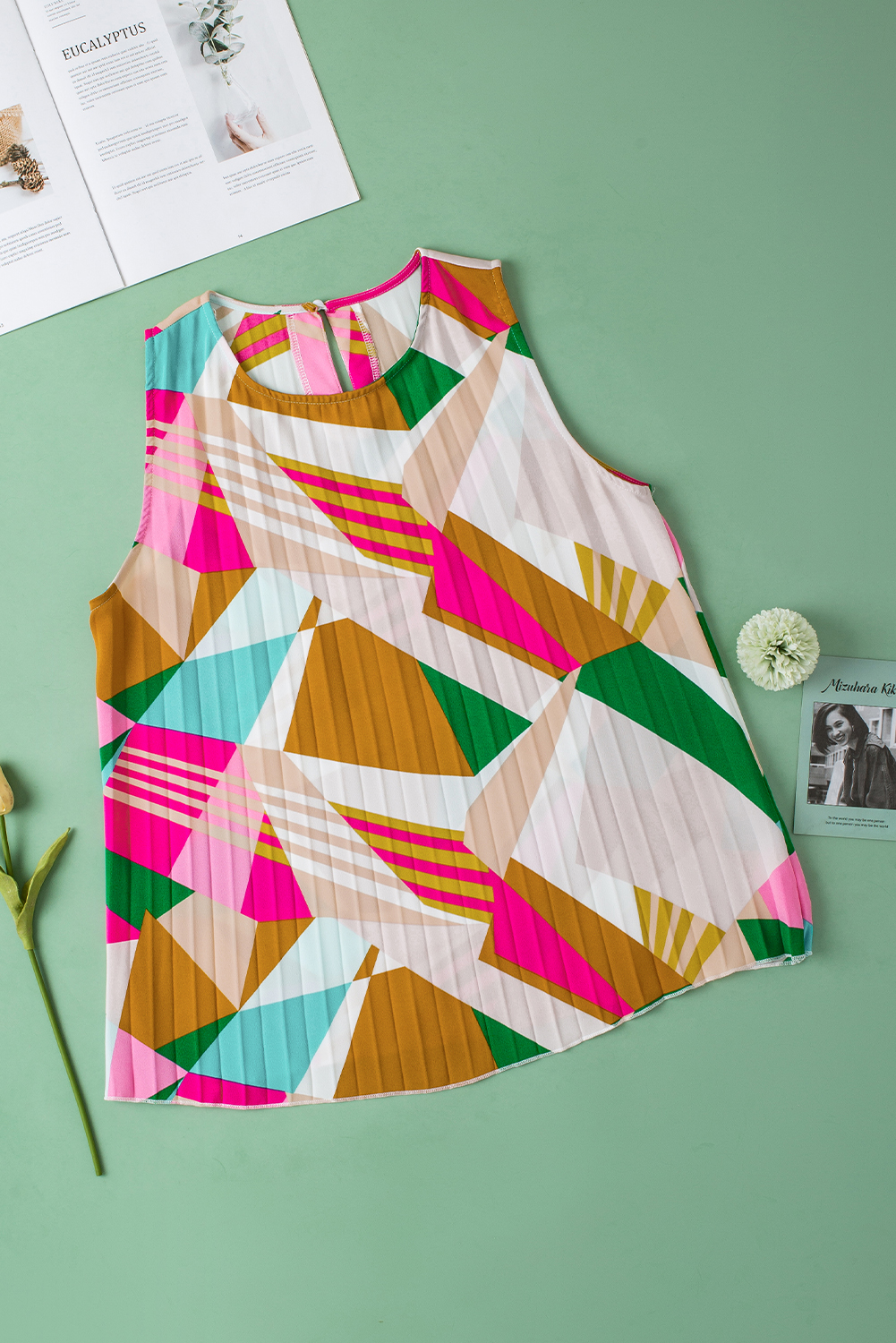 Multicolor Boho Geometric Print Keyhole Back Pleated Sleeveless Shirt