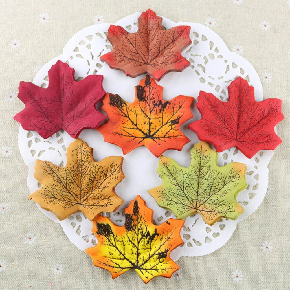 50Pcs Artificial Maple Leaves Cloth Fake Maple Leaves Simulation Props for Party Wedding Decoration (Red)