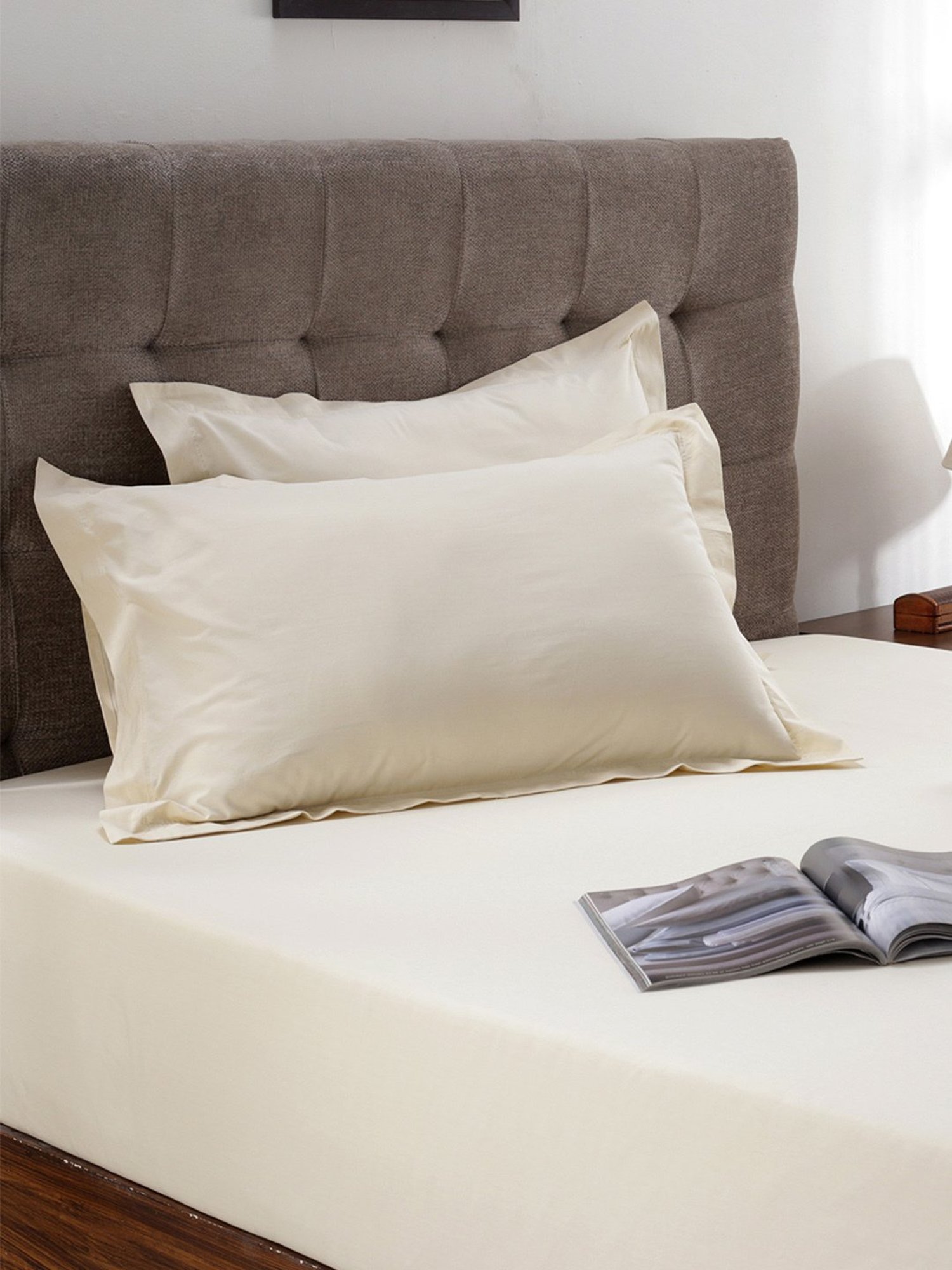 Maspar Colorart Clemonte Self Beige 200 TC Cotton King Bed Sheet with 2 Pillow Covers