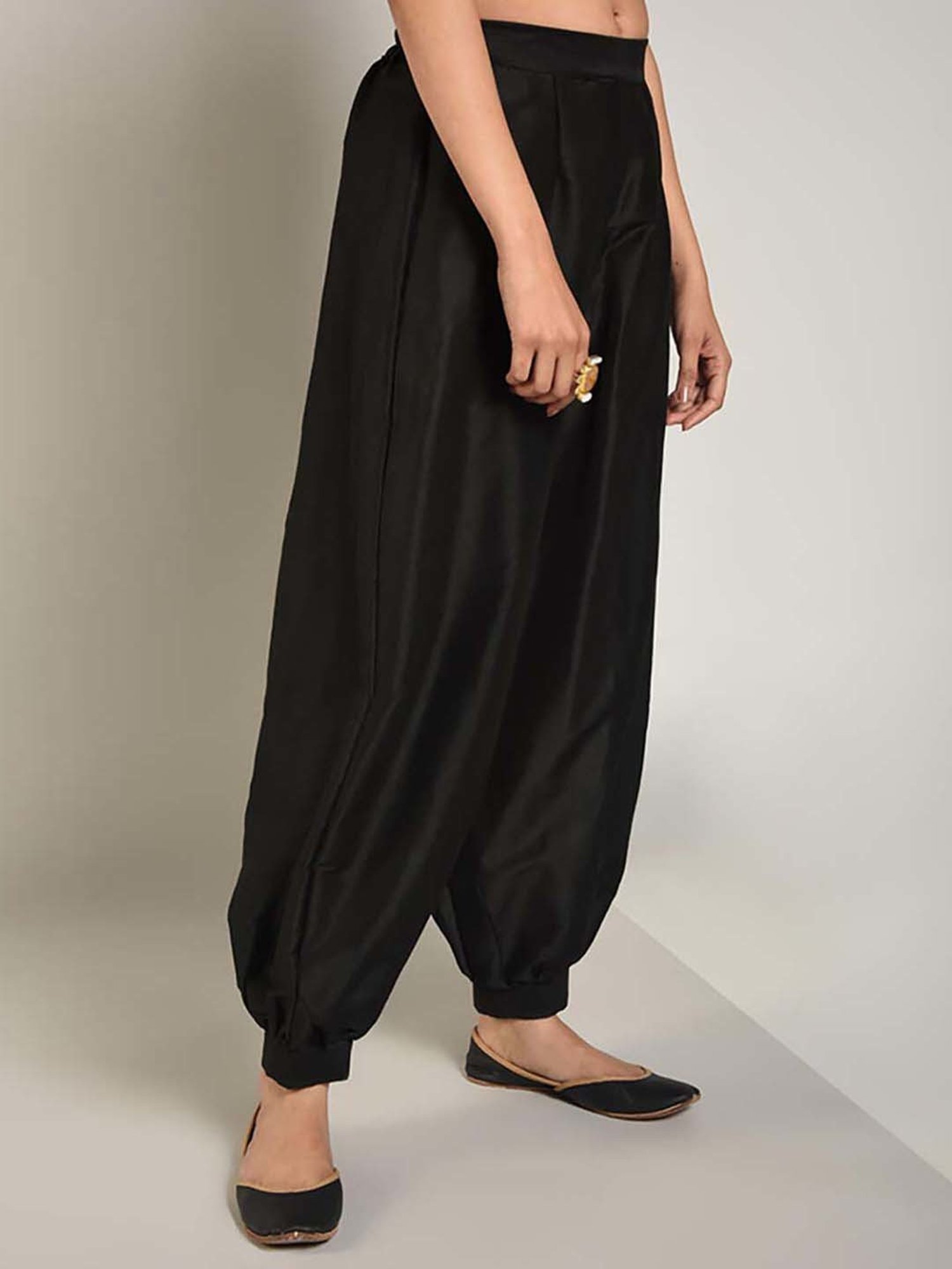 Abhishti Black Regular Fit Salwar