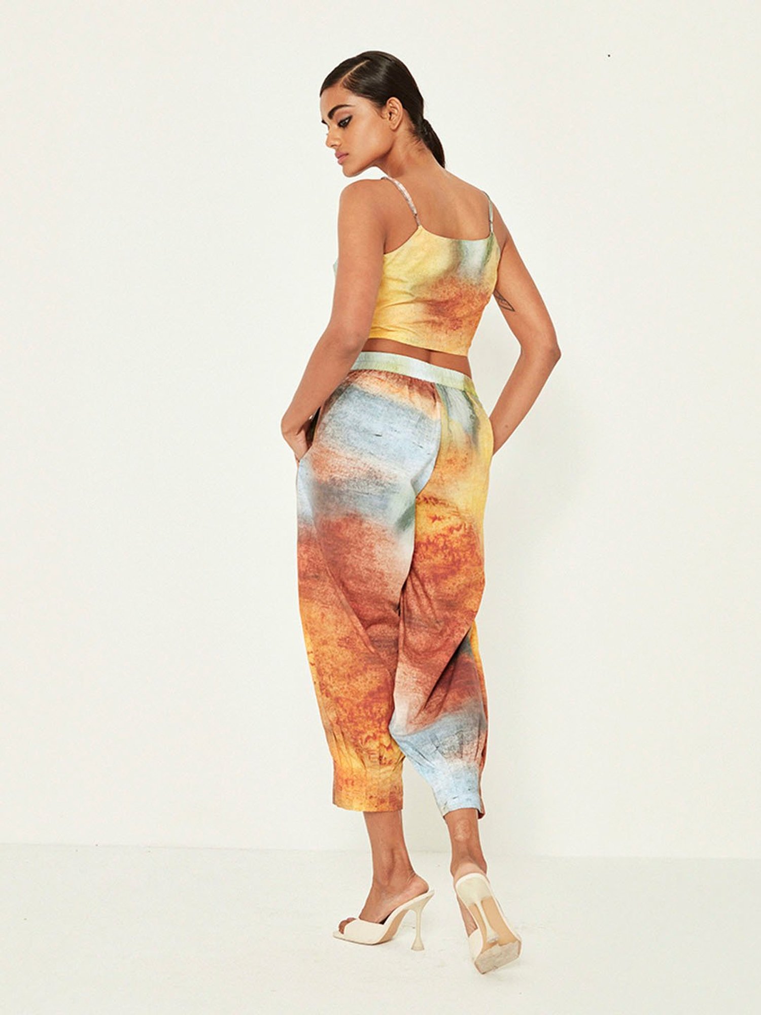 ANCESTRY Multicolor Printed Crop Top