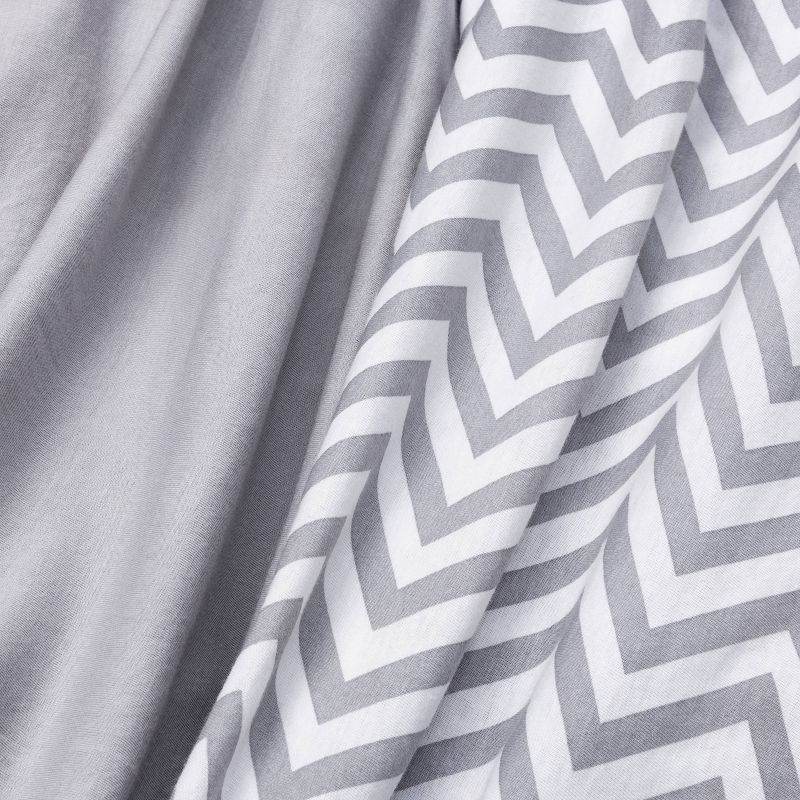 Fitted Playyard Jersey Sheet - Cloud Island™ Chevron/Gray 2pk