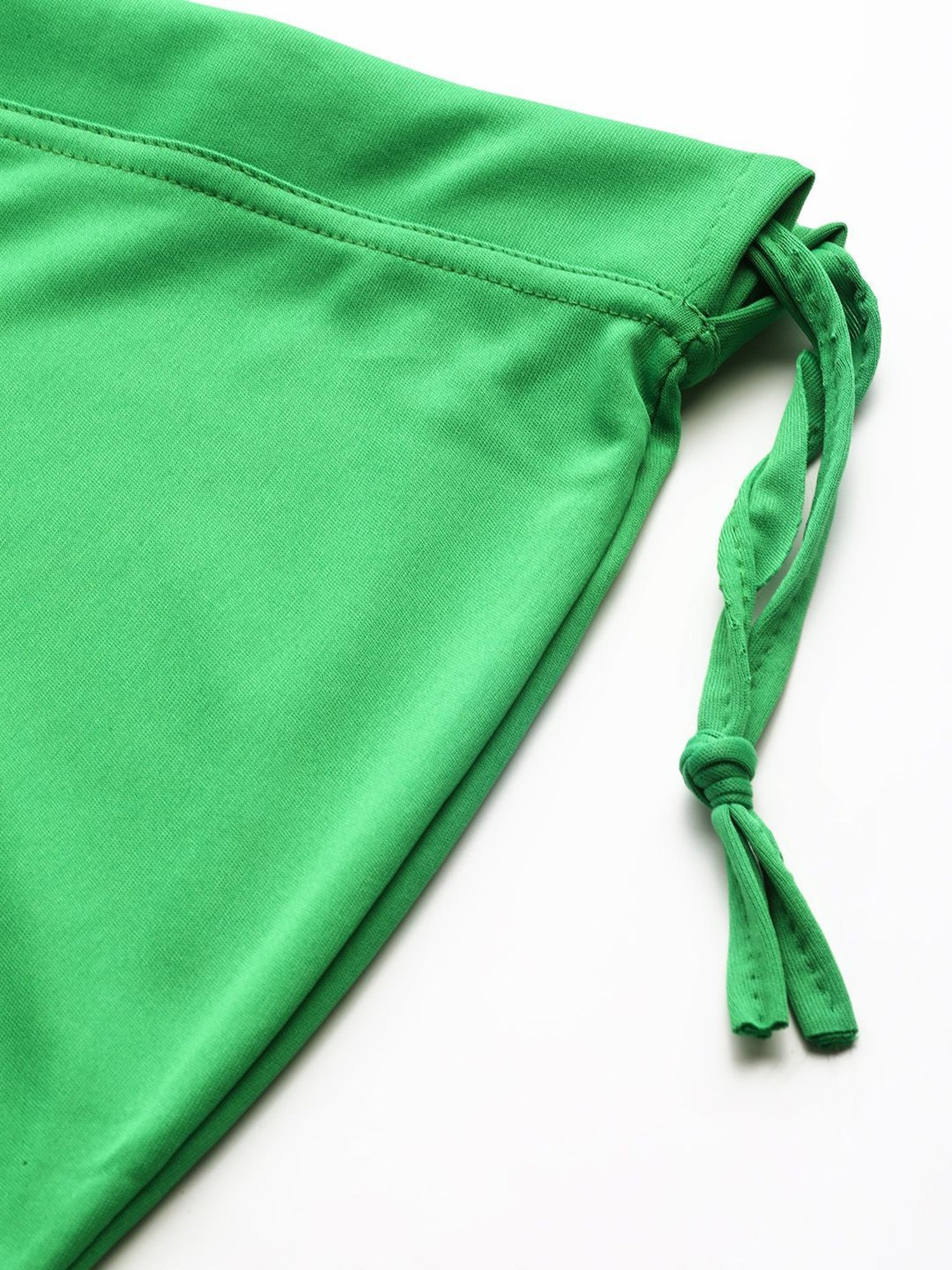 Ms.Lingies Green Plain Saree Shapewear