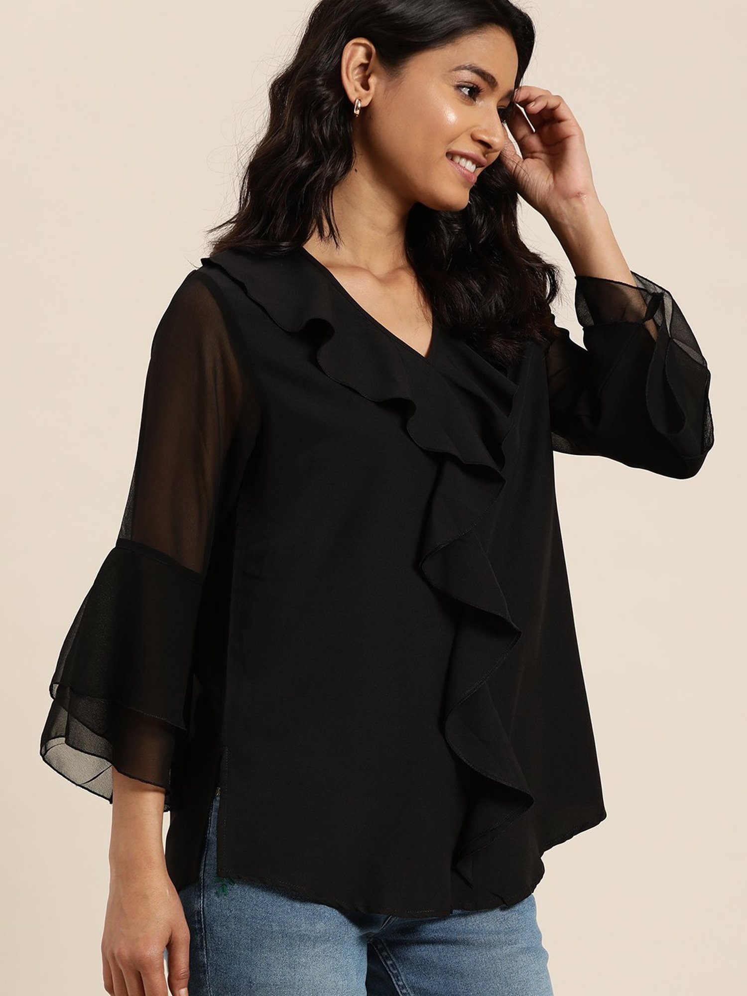 Qurvii Black V-Neck Top