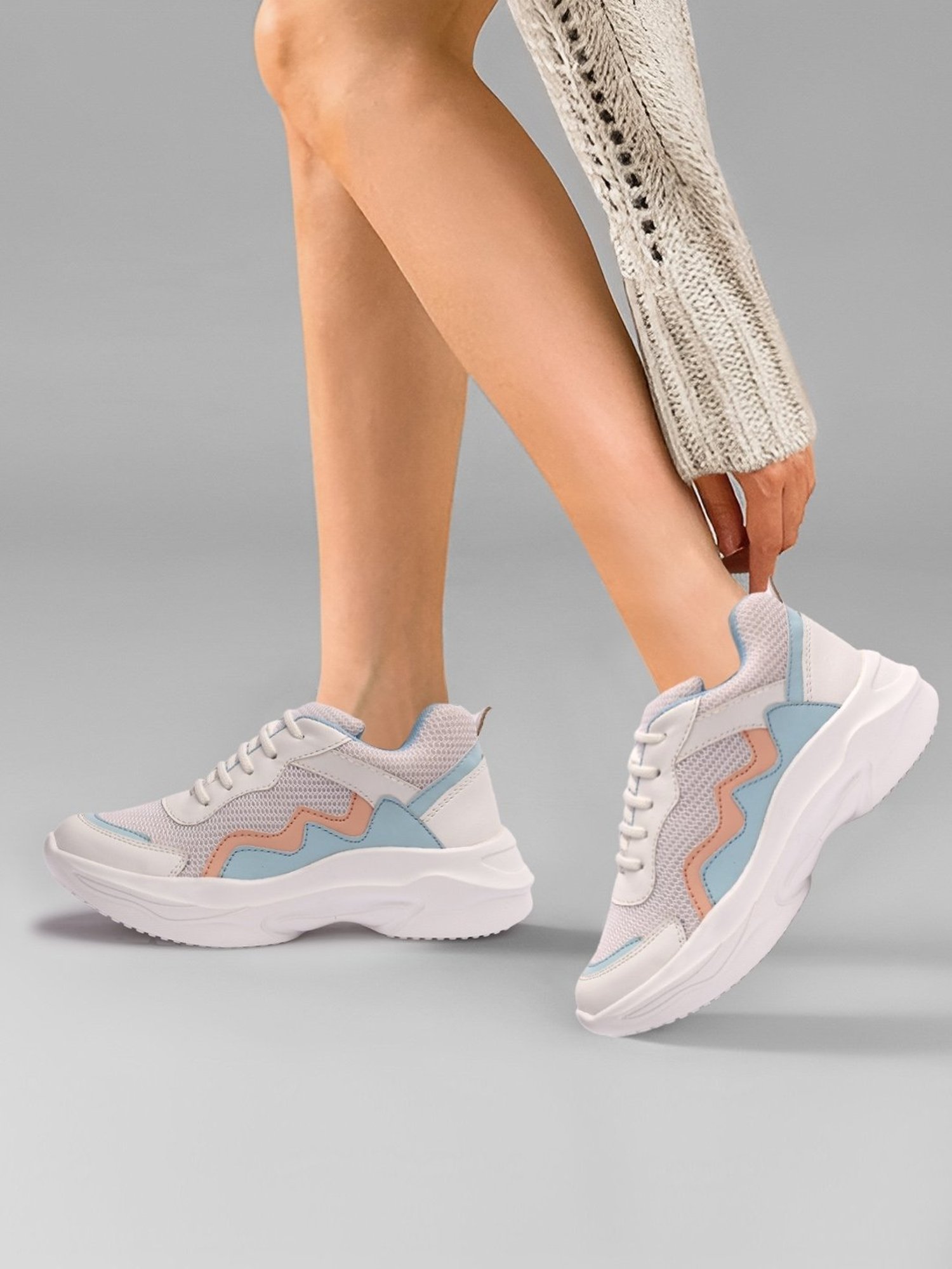 Iconics Women's White Running Shoes