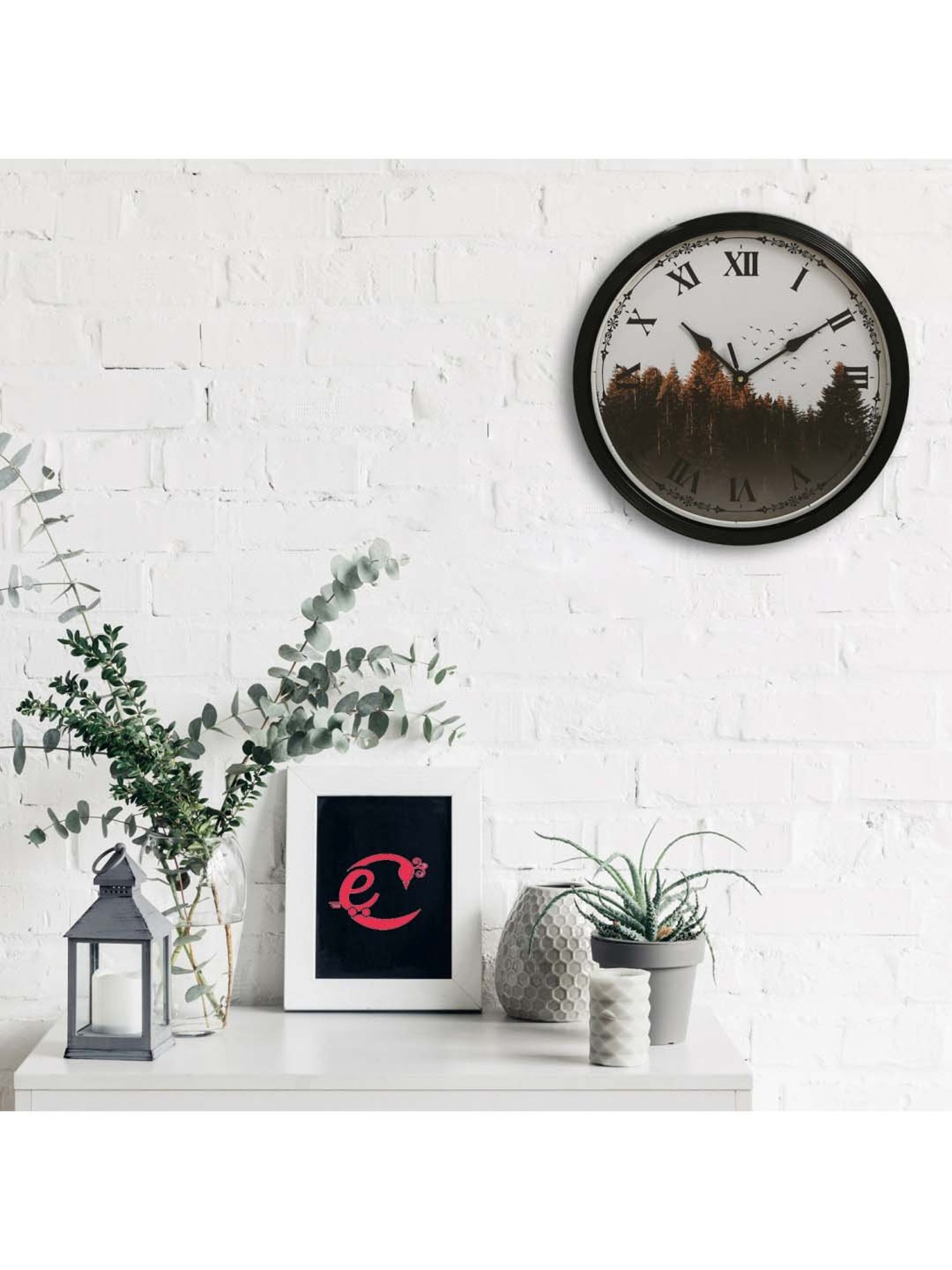 eCraftIndia Designer Round Analog Black Wall Clock