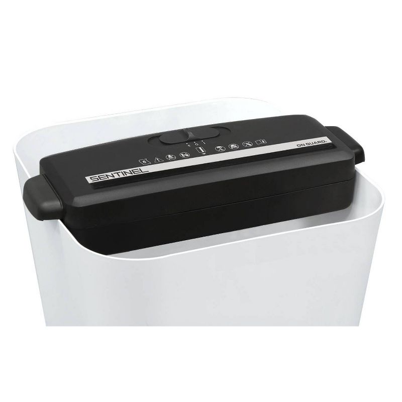 6-Sheet Stripcut Shredder Credit Card Slot 2.06gal Basket - Intek