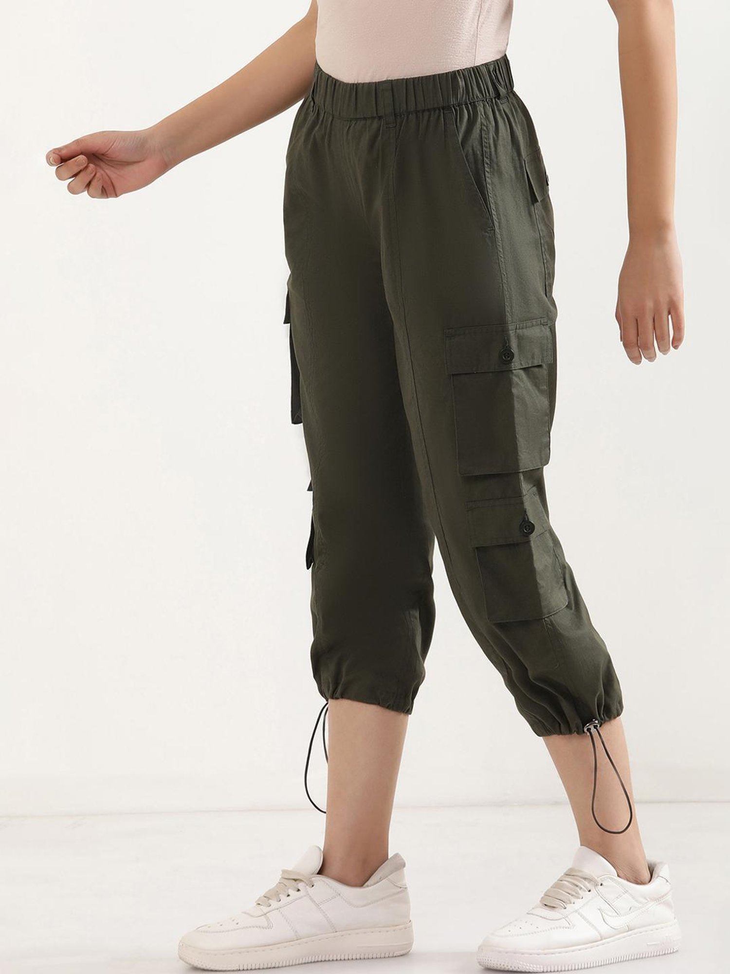 Elleven from Aurelia Green Cotton Mid Rise Capris