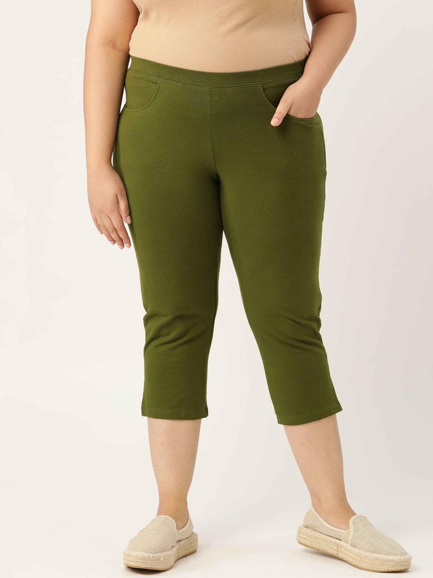 theRebelinme Green High Rise Capris