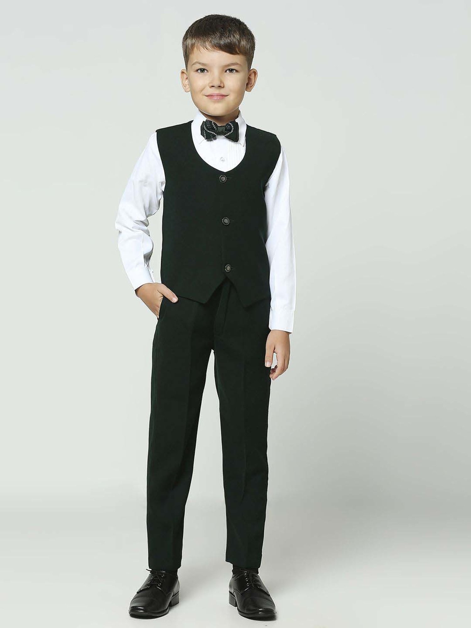 Kids Island Boys Green & White Embroidery Full Sleeves Suit Set