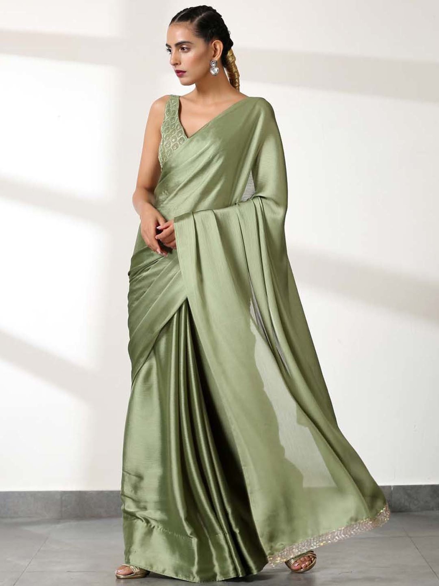 Swtantra Green Chiffon Saree With Embroidered Unstitched Blouse