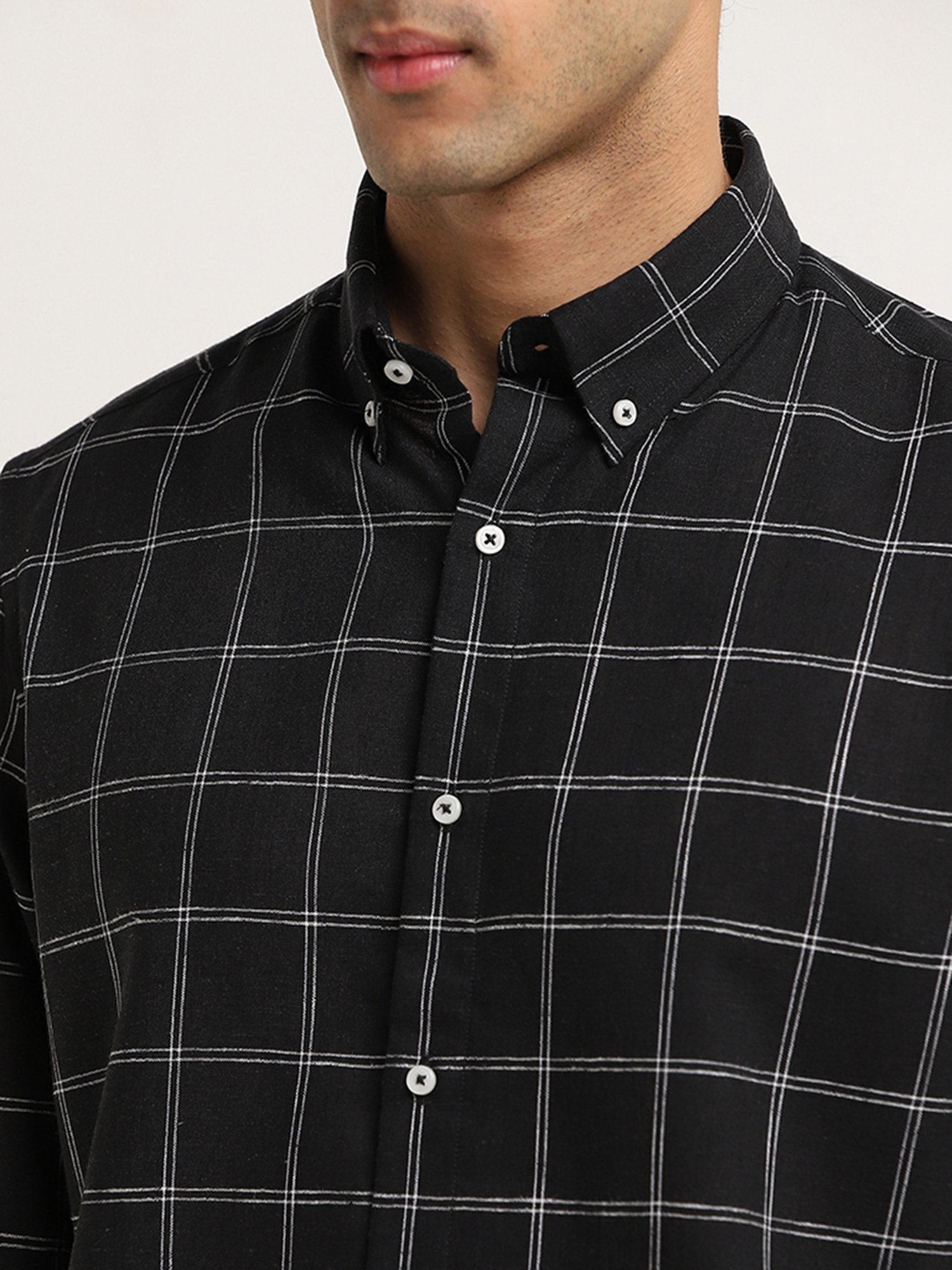 Ascot by Westside Black Checkered Relaxed-Fit Blended Linen Shirt