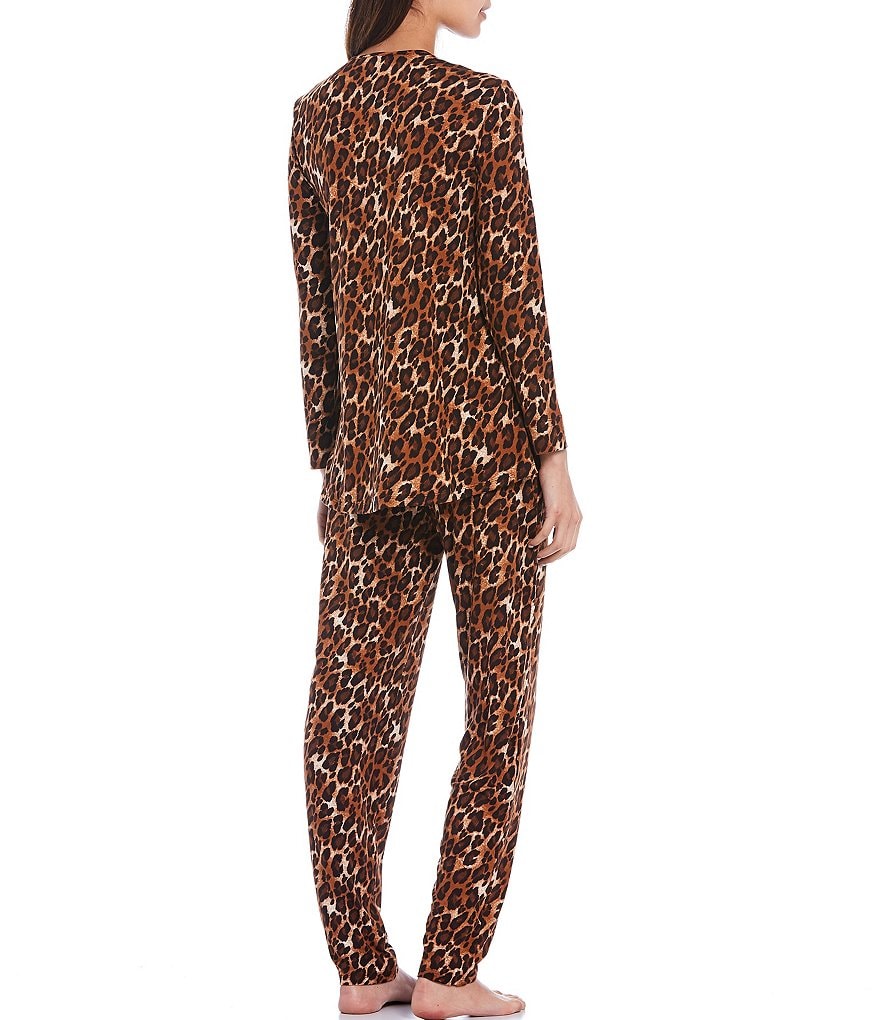 Natori Animal Print V-Neck Long Sleeve Jersey Knit Pajama Set