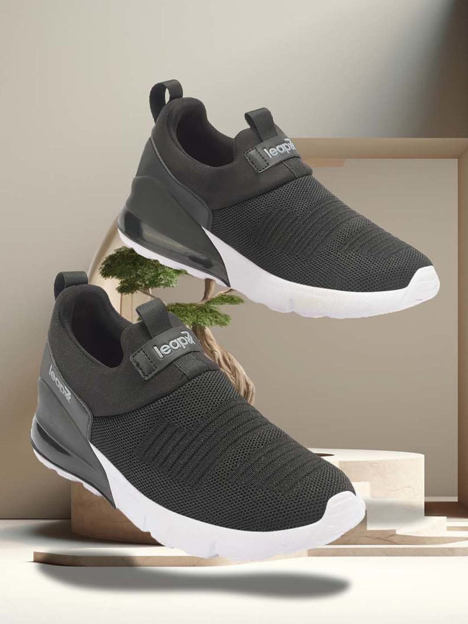 Leap7X by Liberty Women's Black Walking Shoes