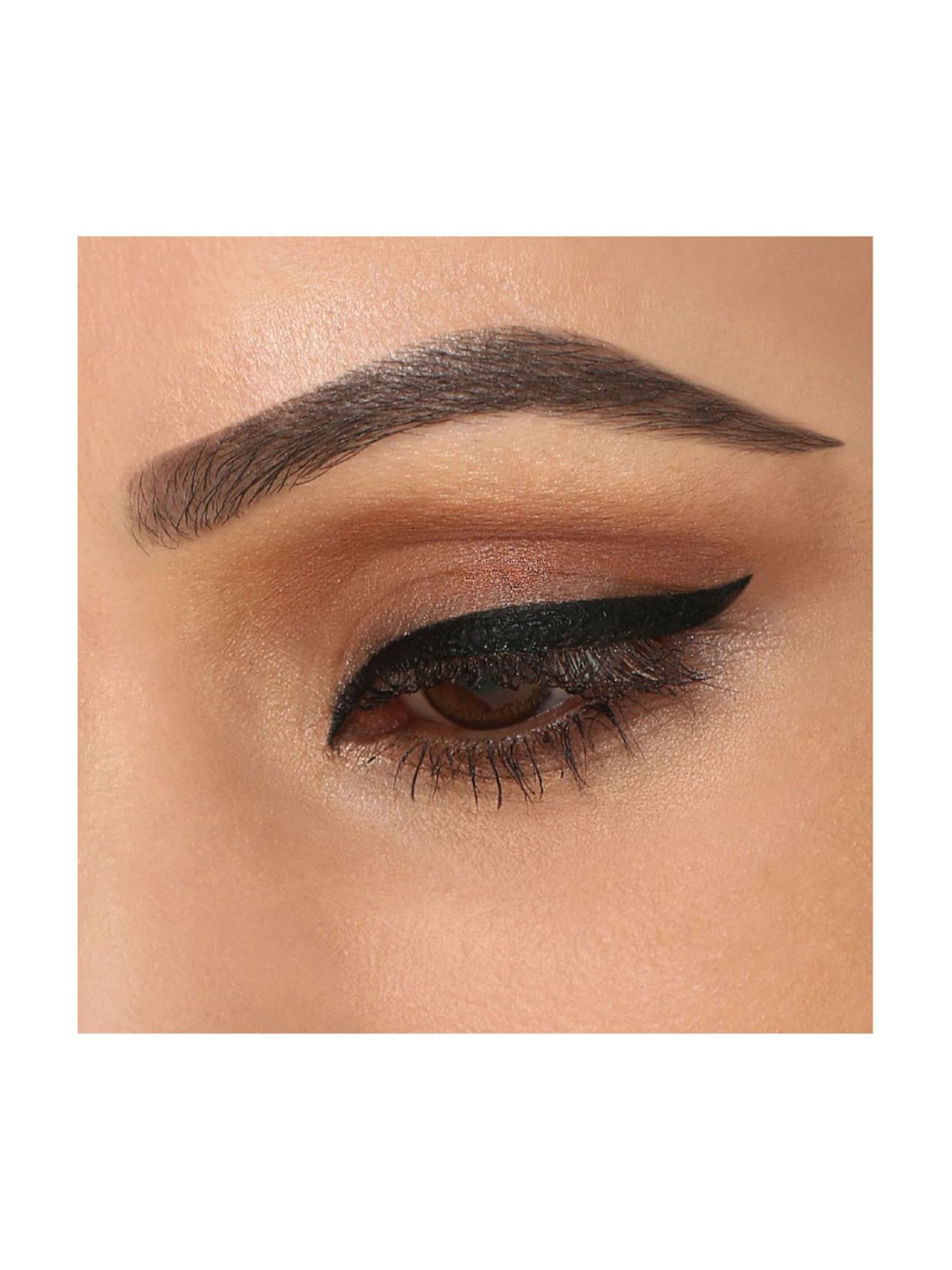 Lakme Absolute Gloss Artist Eyeliner Black 2.5 ml