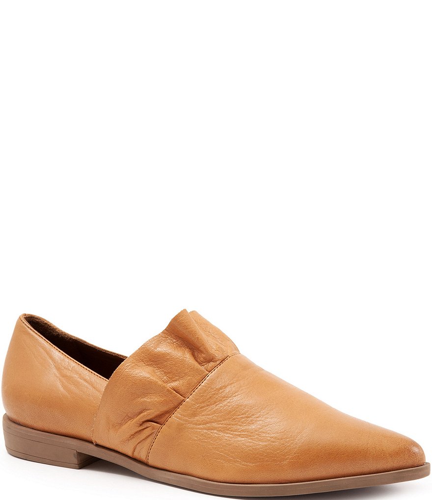 Bueno Burcu Leather Ruffle Slip-On Loafers