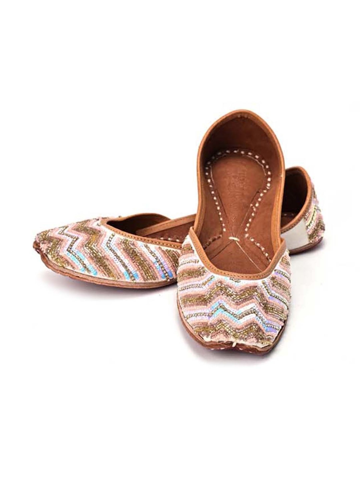 Scentra Women's Pink Ethnic Juttis