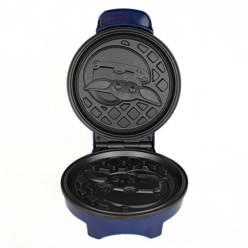 ChefChoice Five of Hearts Waffle Maker - Black