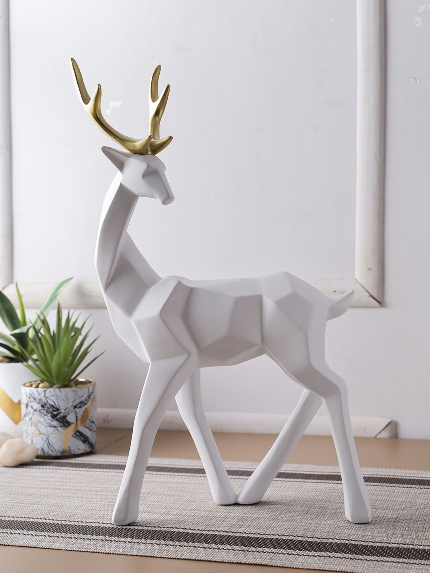 Tayhaa White White Reindeers Figurine