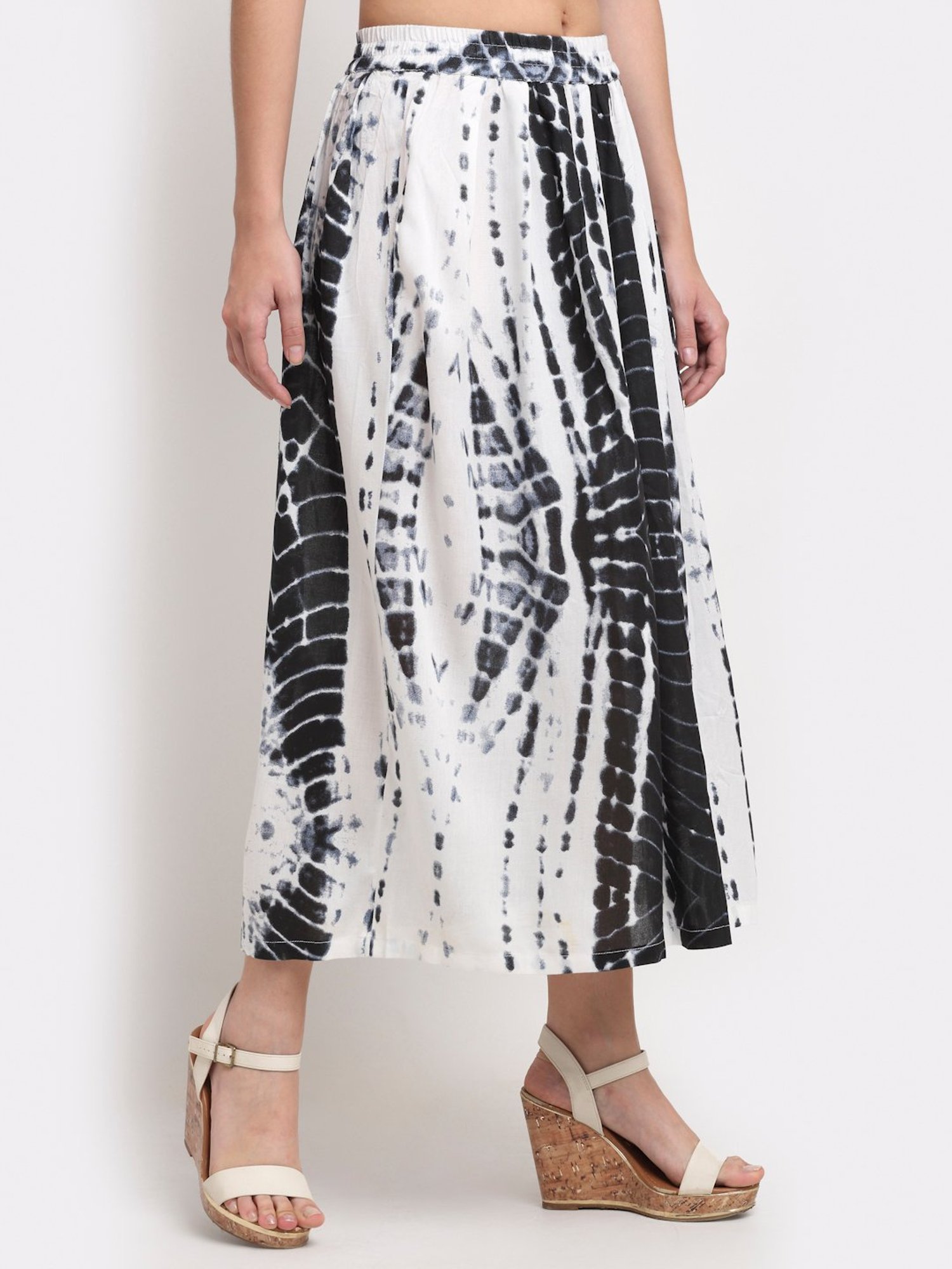BRINNS White & Black A-Line Skirt