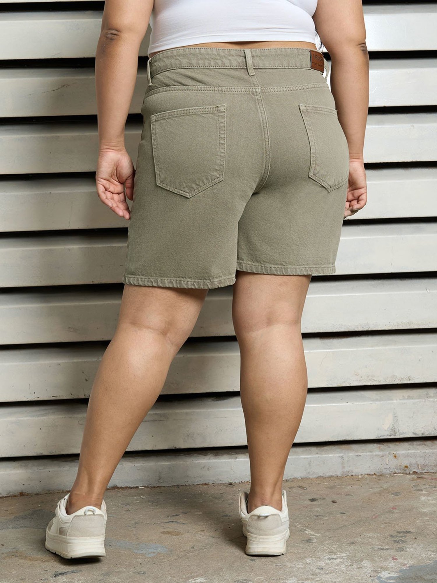 High Star Green Relaxed Fit High Rise Shorts