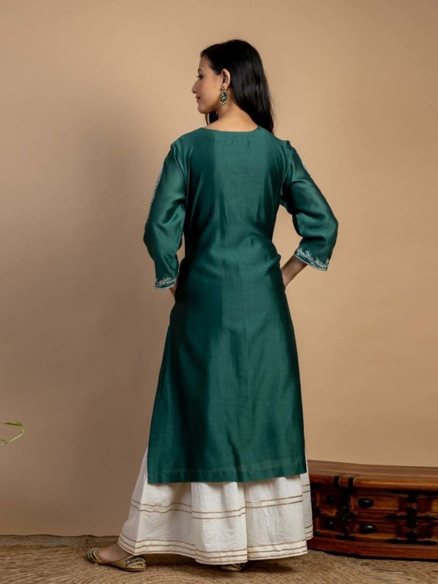 Mushio Bottle Green Drishti Embroidered Chanderi Silk Kurta