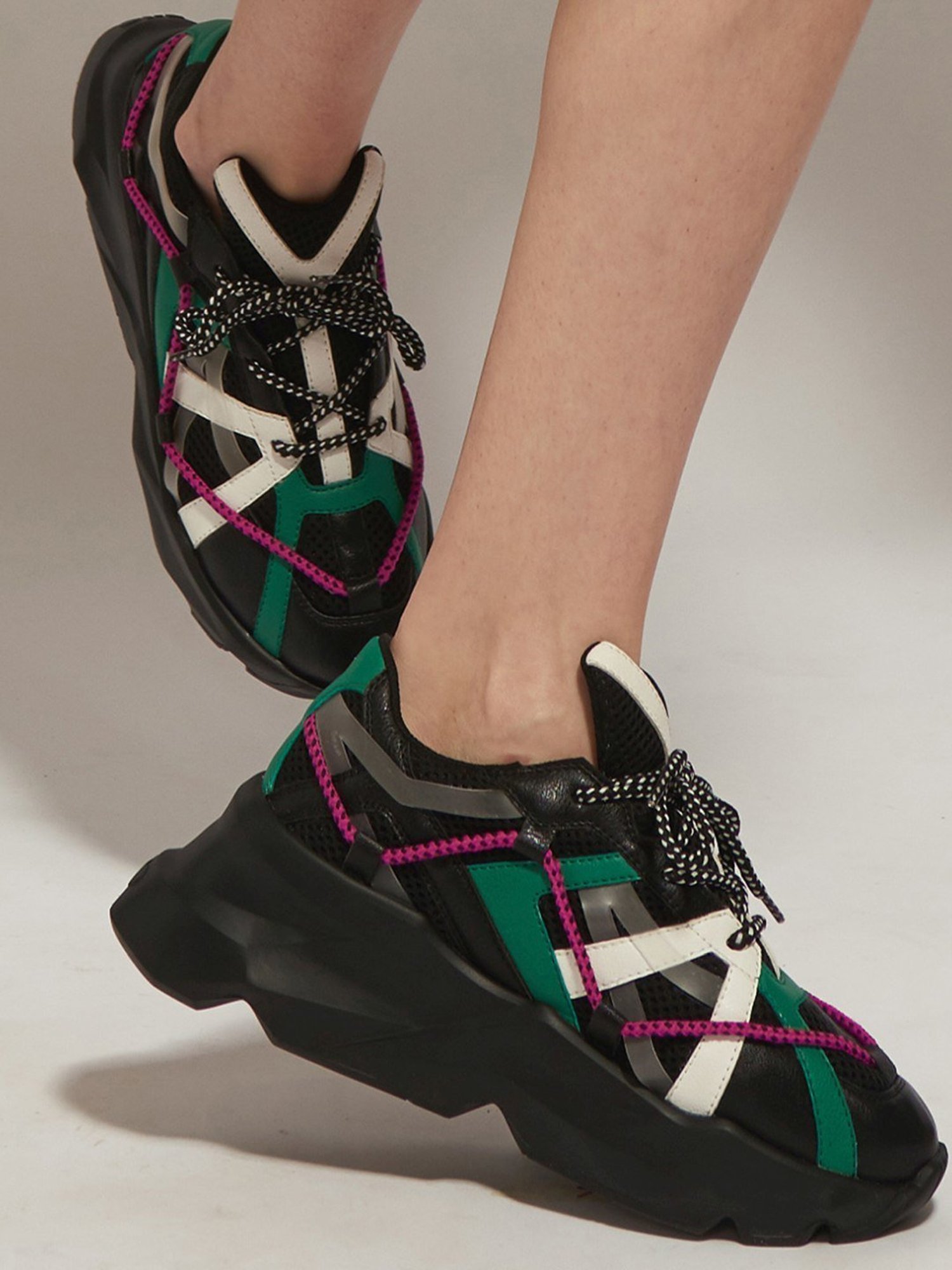 7-10 Women's Black & Green Elevate Street Sneakers