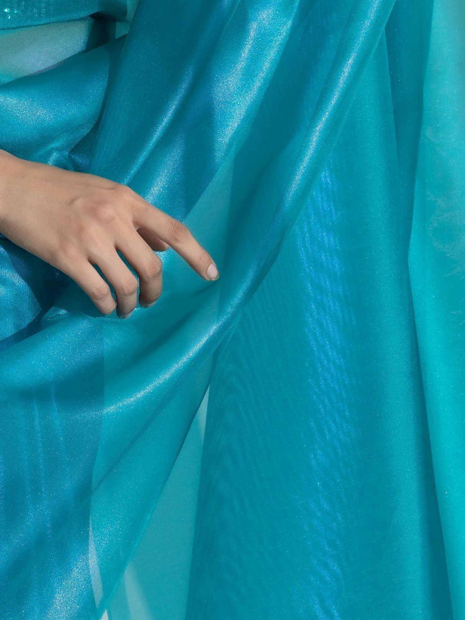 Swtantra Turquoise Plain Saree With Unstitched Blouse