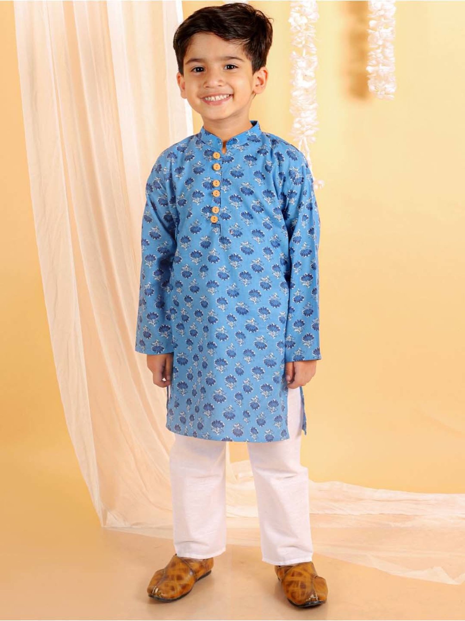 The Mom Store Kids Sky Blue & White Cotton Printed Full Sleeves Kurta Set