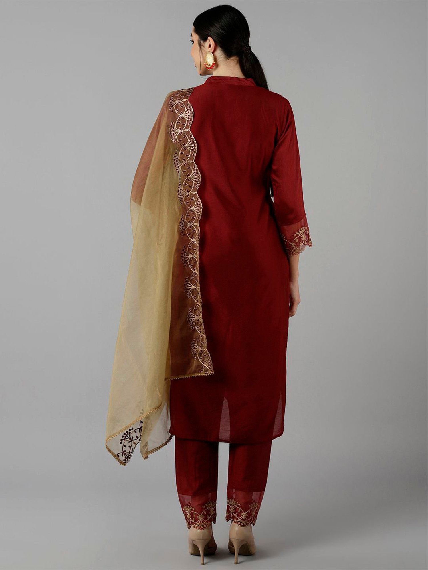 Vaamsi Maroon Embroidered Kurta Pant Set With Dupatta