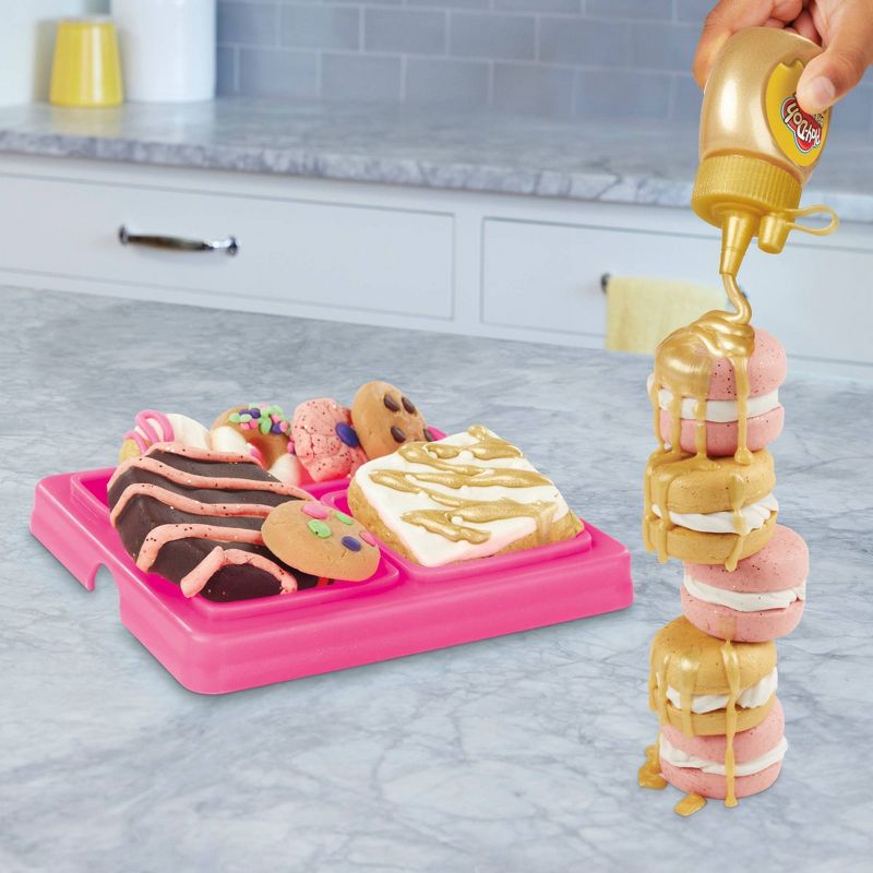 Play-Doh Gold Collection Gold Star Baker Playset