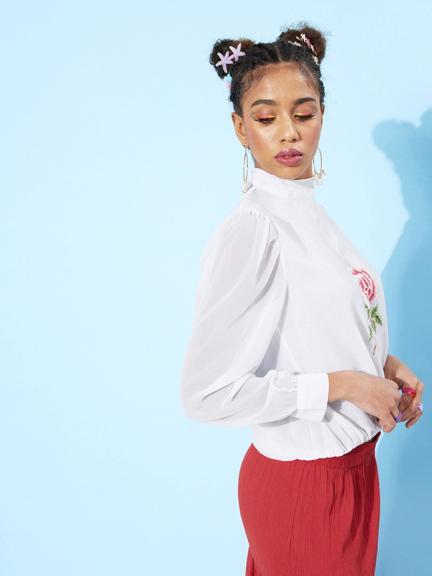 QUIERO White Embroidered Top