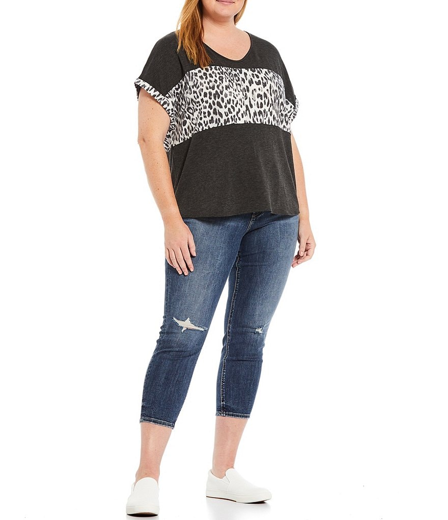 Moa Moa Plus Size Solid Animal Print Colorblock V-Neck Short Cuffed Sleeve Top