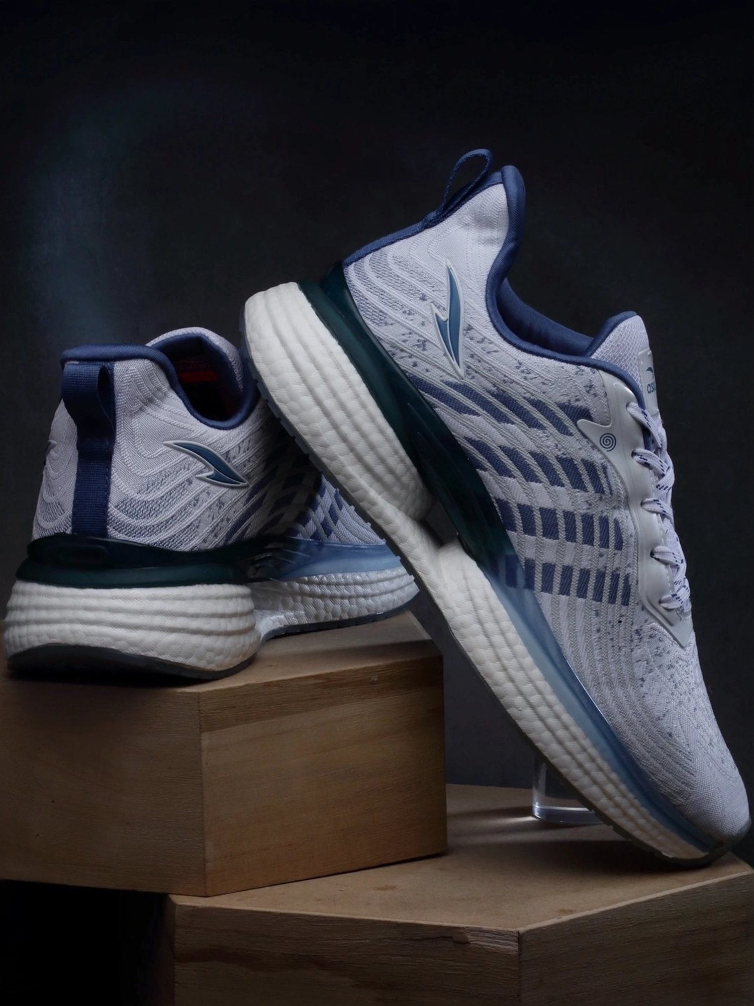 Asian Men's White Running Shoes