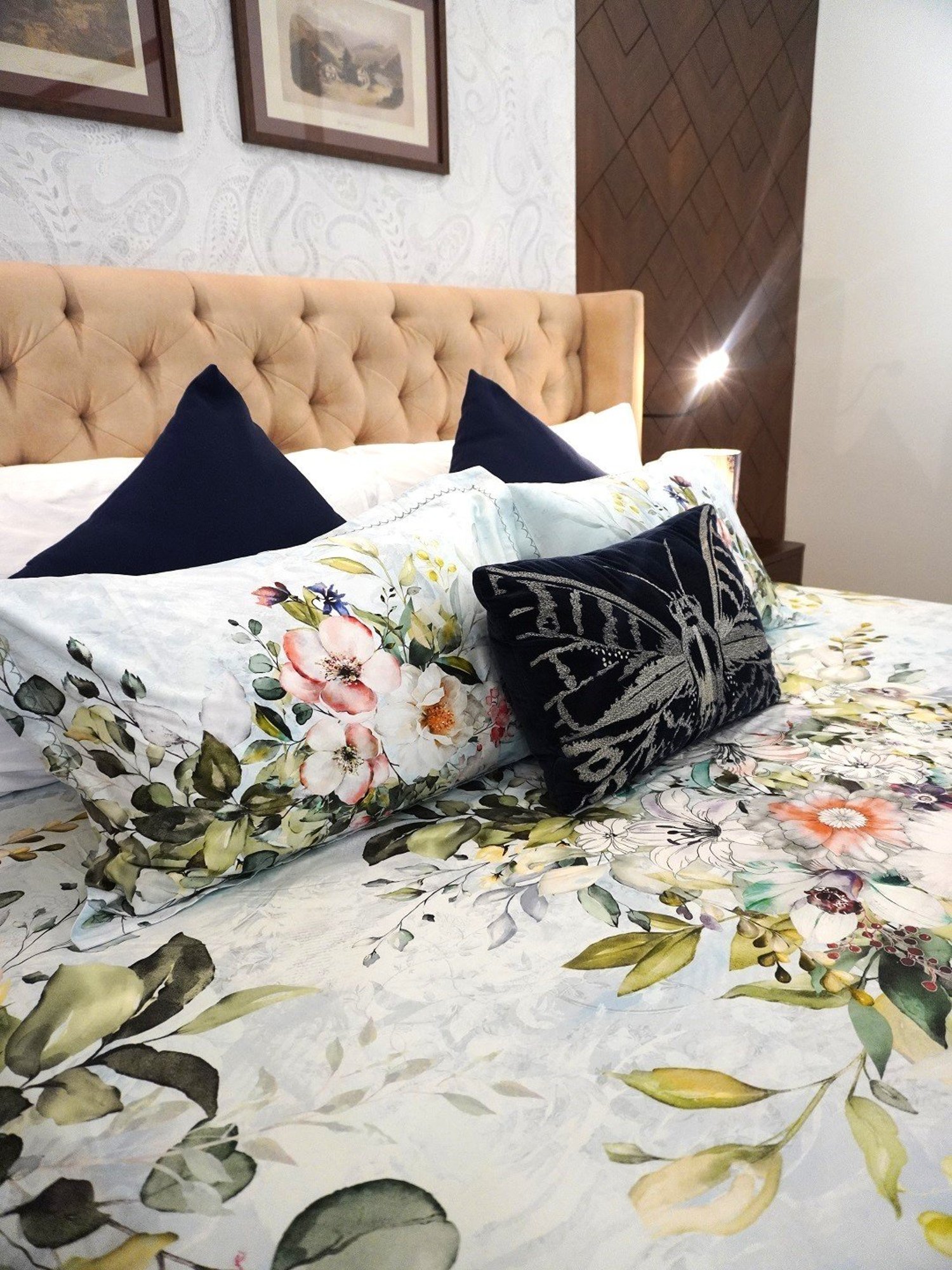 TARA Sparkling Homes Blue Luxury Cotton 350 TC Bed Sheet with 2 Pillow Covers