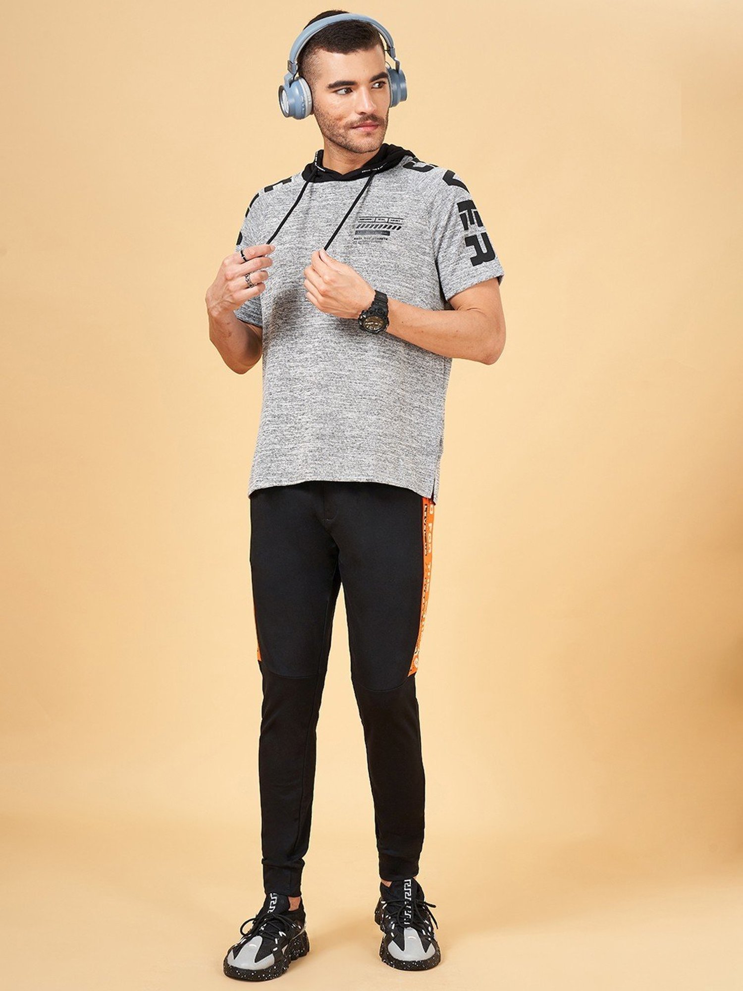 Street 808 by Pantaloons Grey Regular Fit Printed Hooded T-Shirt