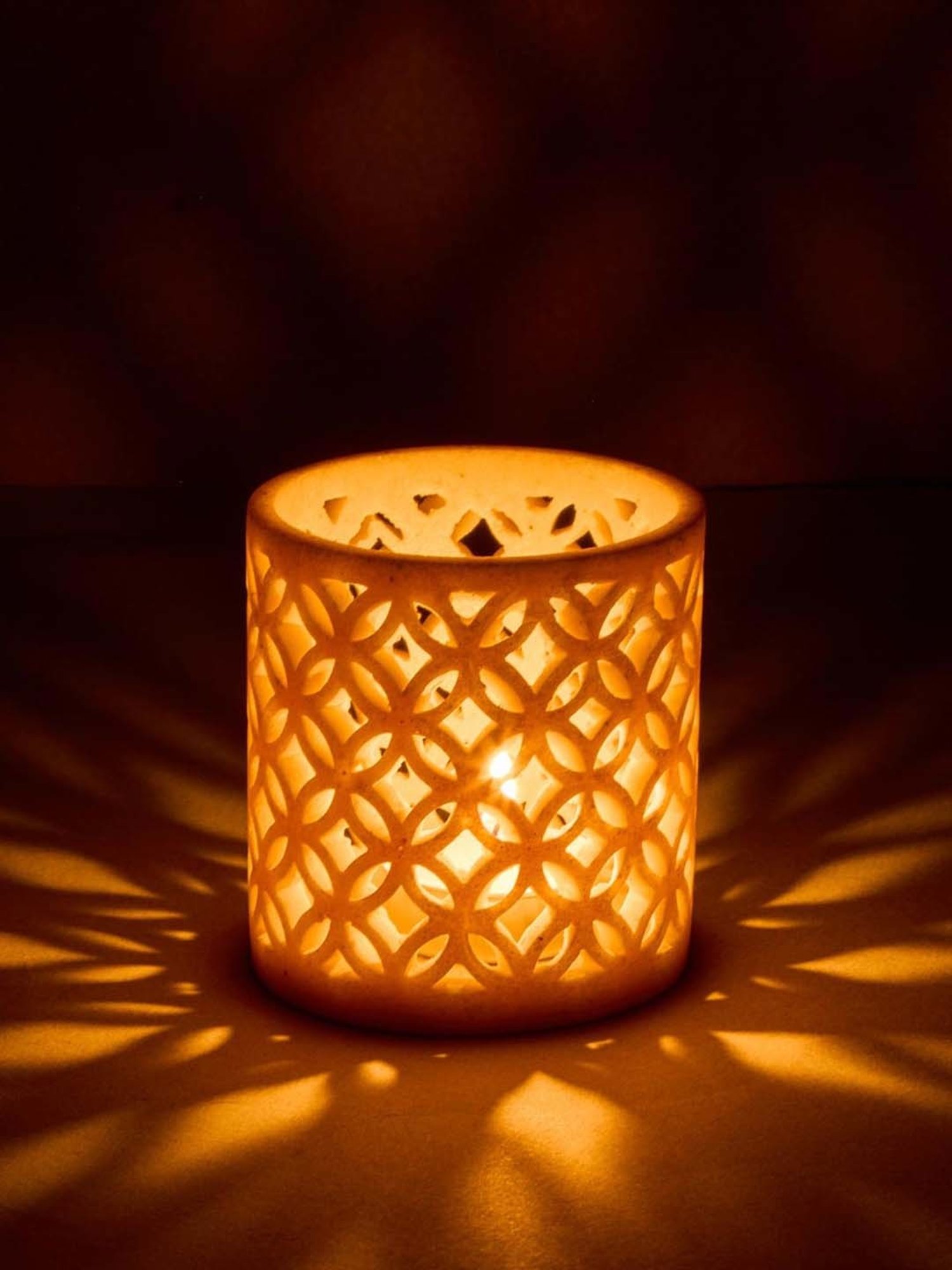 Darice Pack of 2 Cleveland Vintage Lighting Edison Style E12S Base Flame Candelabra Bulbs