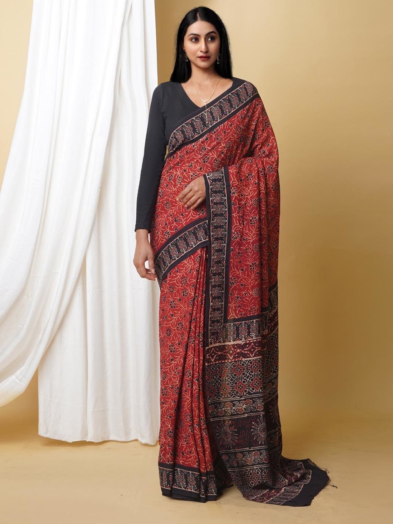 Unnati Silks Grey Cotton Printed Saree With Unstitched Blouse